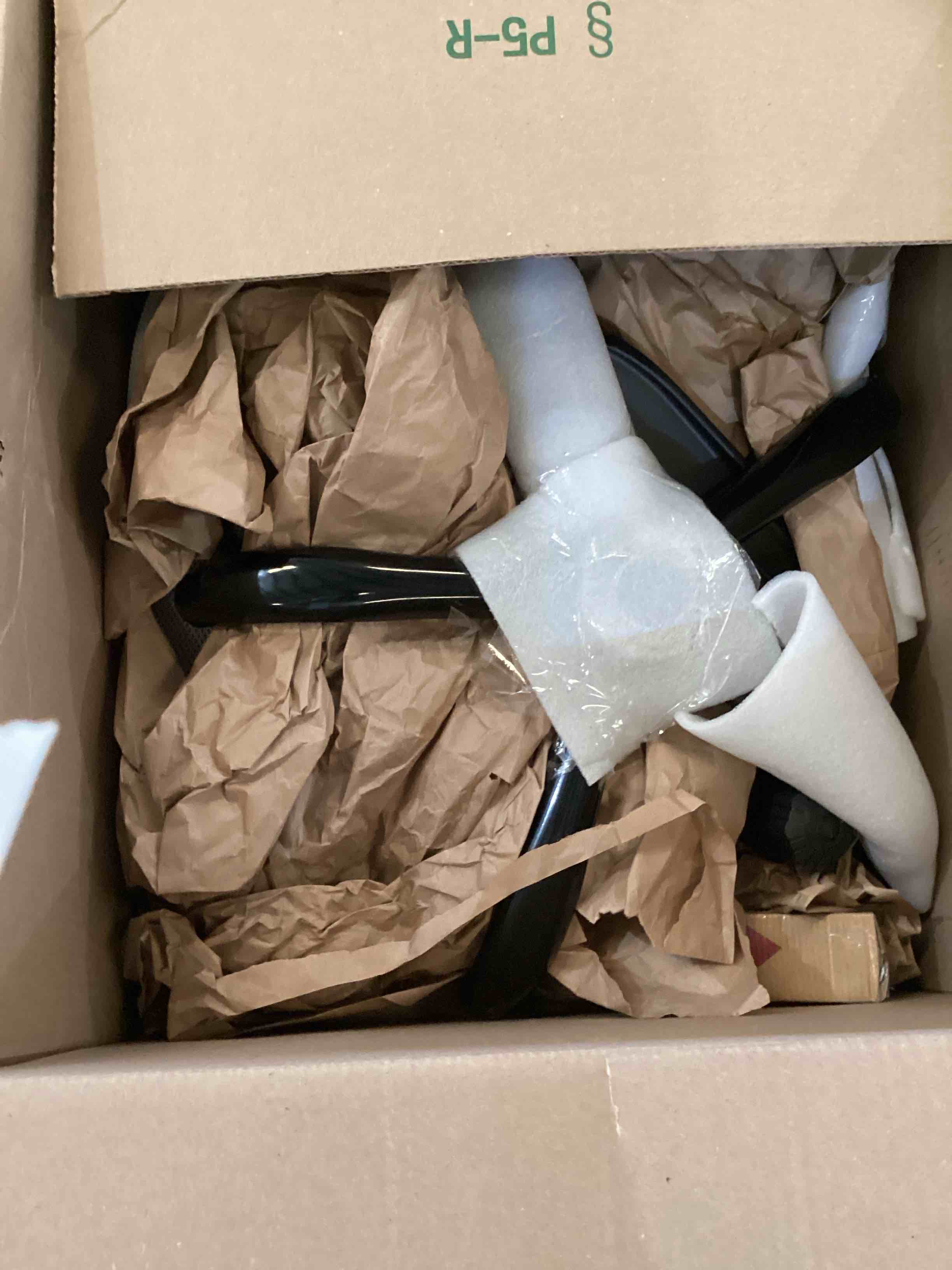 https://s3.amazonaws.com/lotting-images-prod/bidfta/BLU6683218_1725642555135.jpeg
