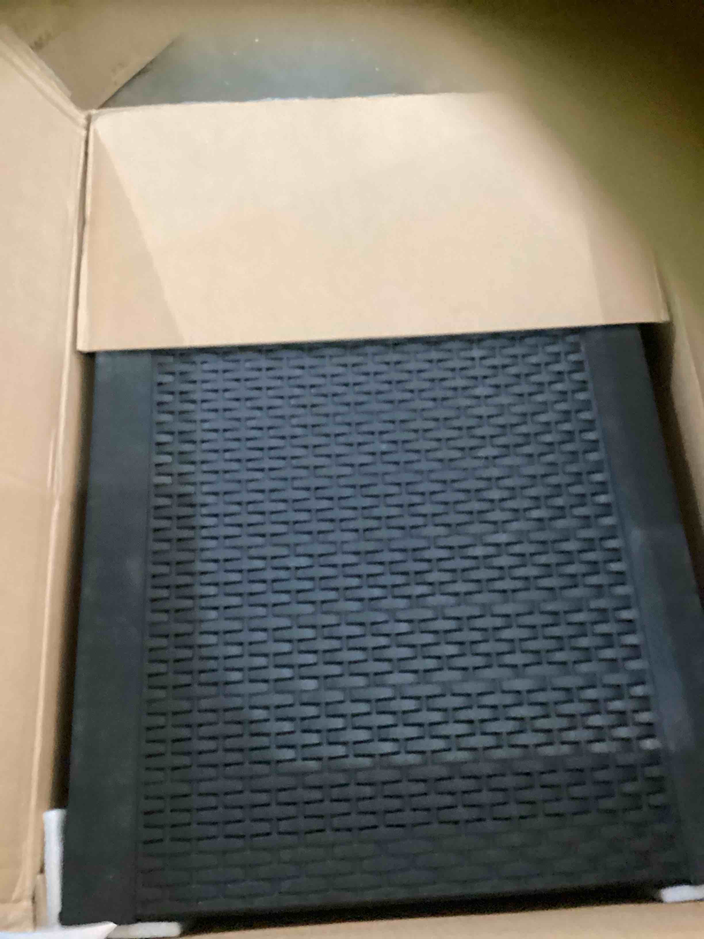 https://s3.amazonaws.com/lotting-images-prod/bidfta/BLU6683539_1726146837186.jpeg