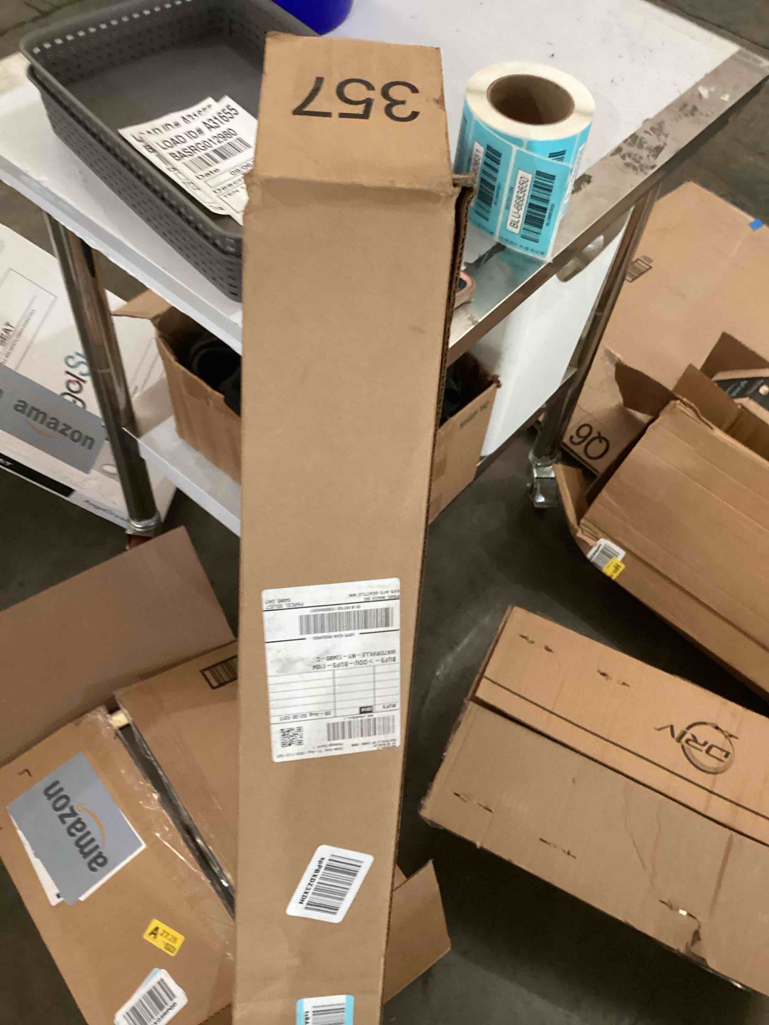 https://s3.amazonaws.com/lotting-images-prod/bidfta/BLU6683631_1726234233629.jpeg