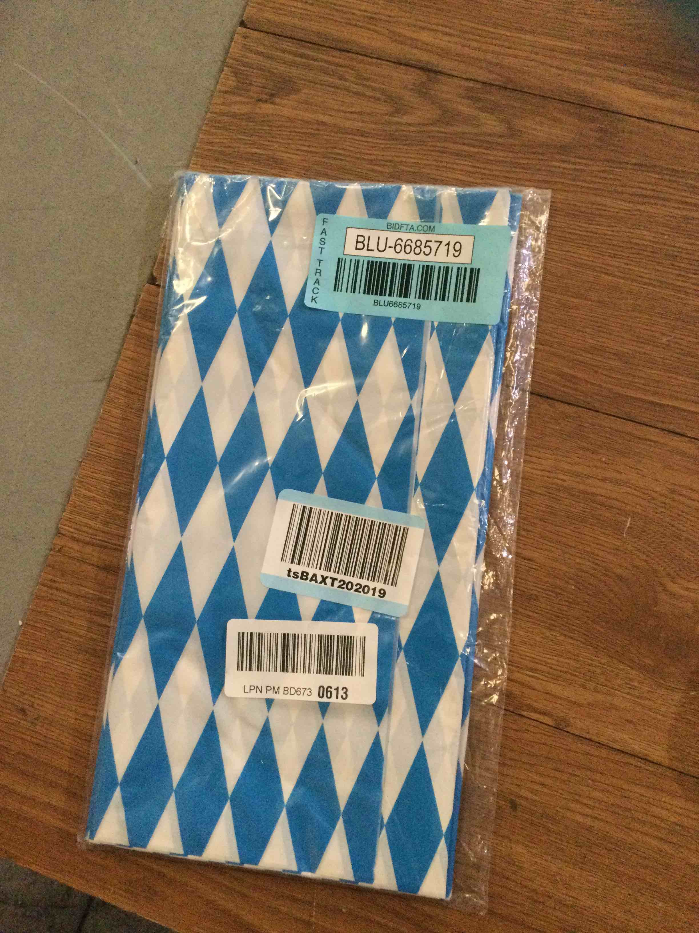 https://s3.amazonaws.com/lotting-images-prod/bidfta/BLU6685719_1729882000398.jpeg