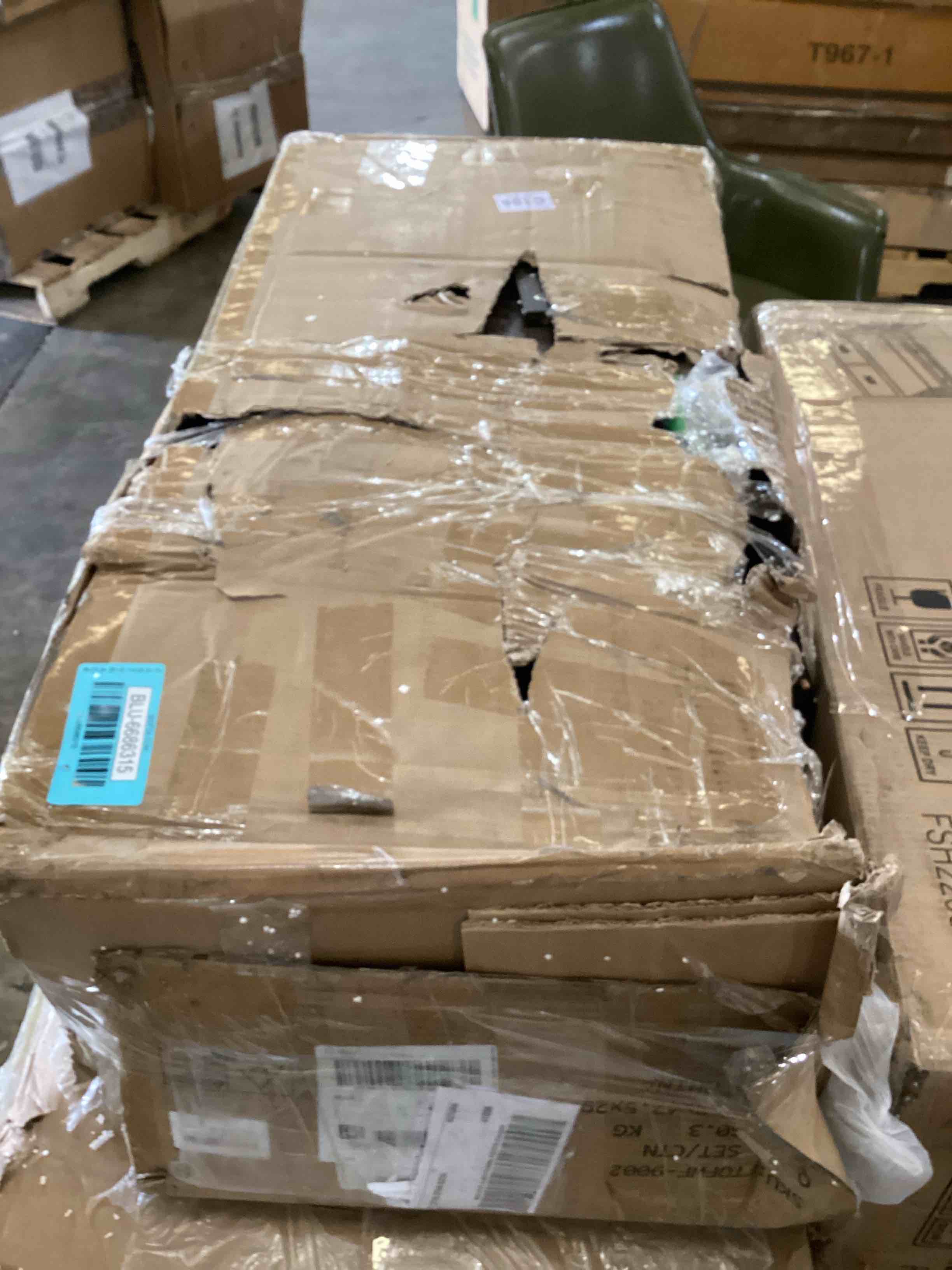 https://s3.amazonaws.com/lotting-images-prod/bidfta/BLU6686315_1727881281121.jpeg