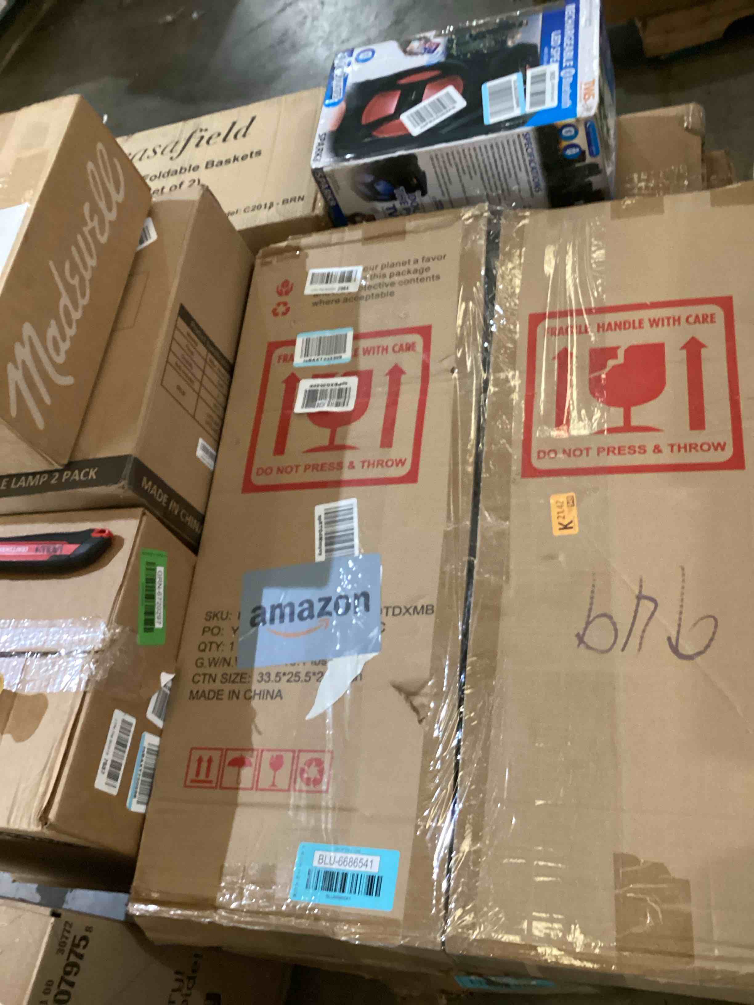 https://s3.amazonaws.com/lotting-images-prod/bidfta/BLU6686541_1728918964781.jpeg