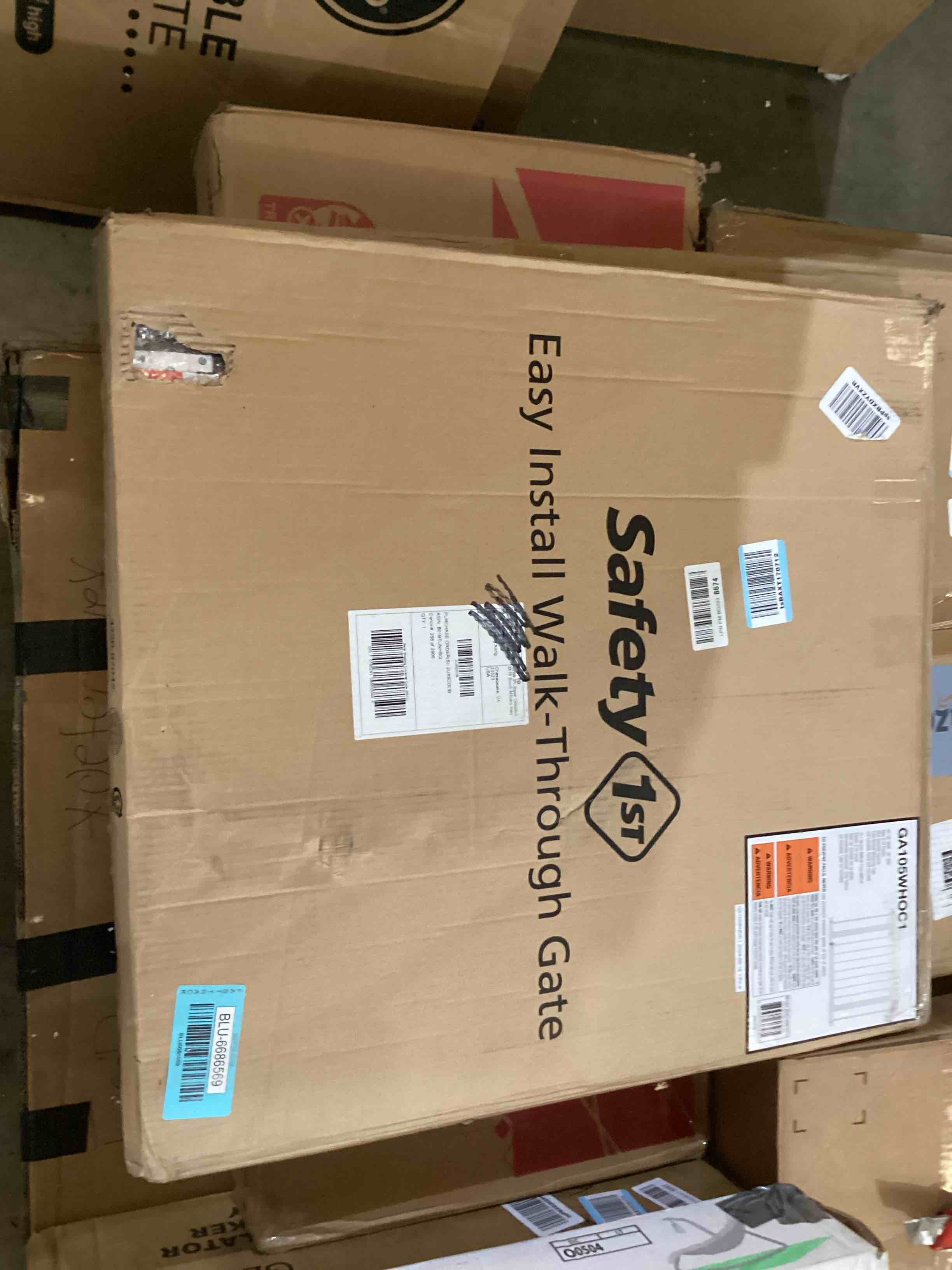 https://s3.amazonaws.com/lotting-images-prod/bidfta/BLU6686569_1728924531348.jpeg