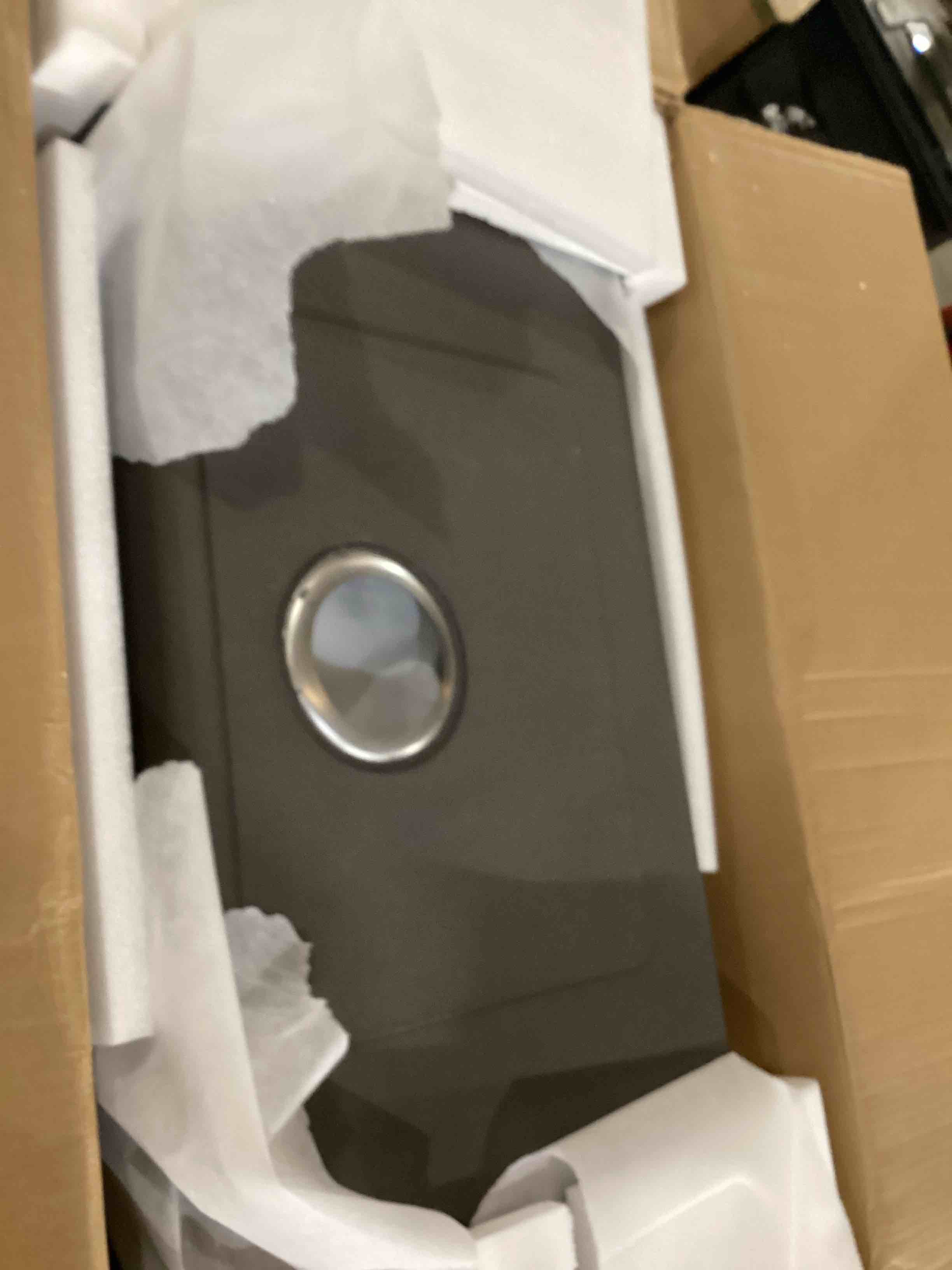 https://s3.amazonaws.com/lotting-images-prod/bidfta/BLU6687252_1730911639836.jpeg
