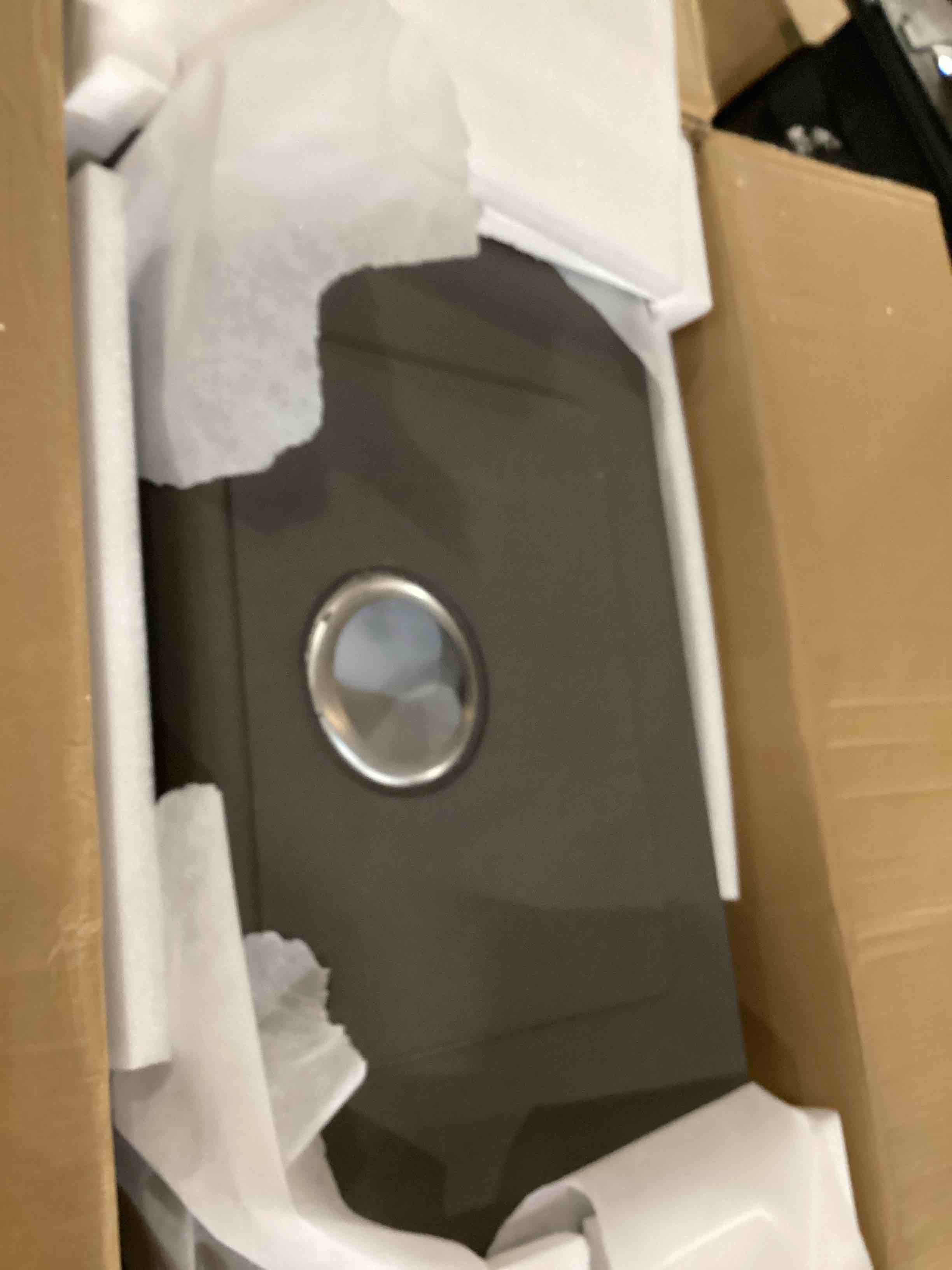 https://s3.amazonaws.com/lotting-images-prod/bidfta/BLU6687252_1730911640543.jpeg