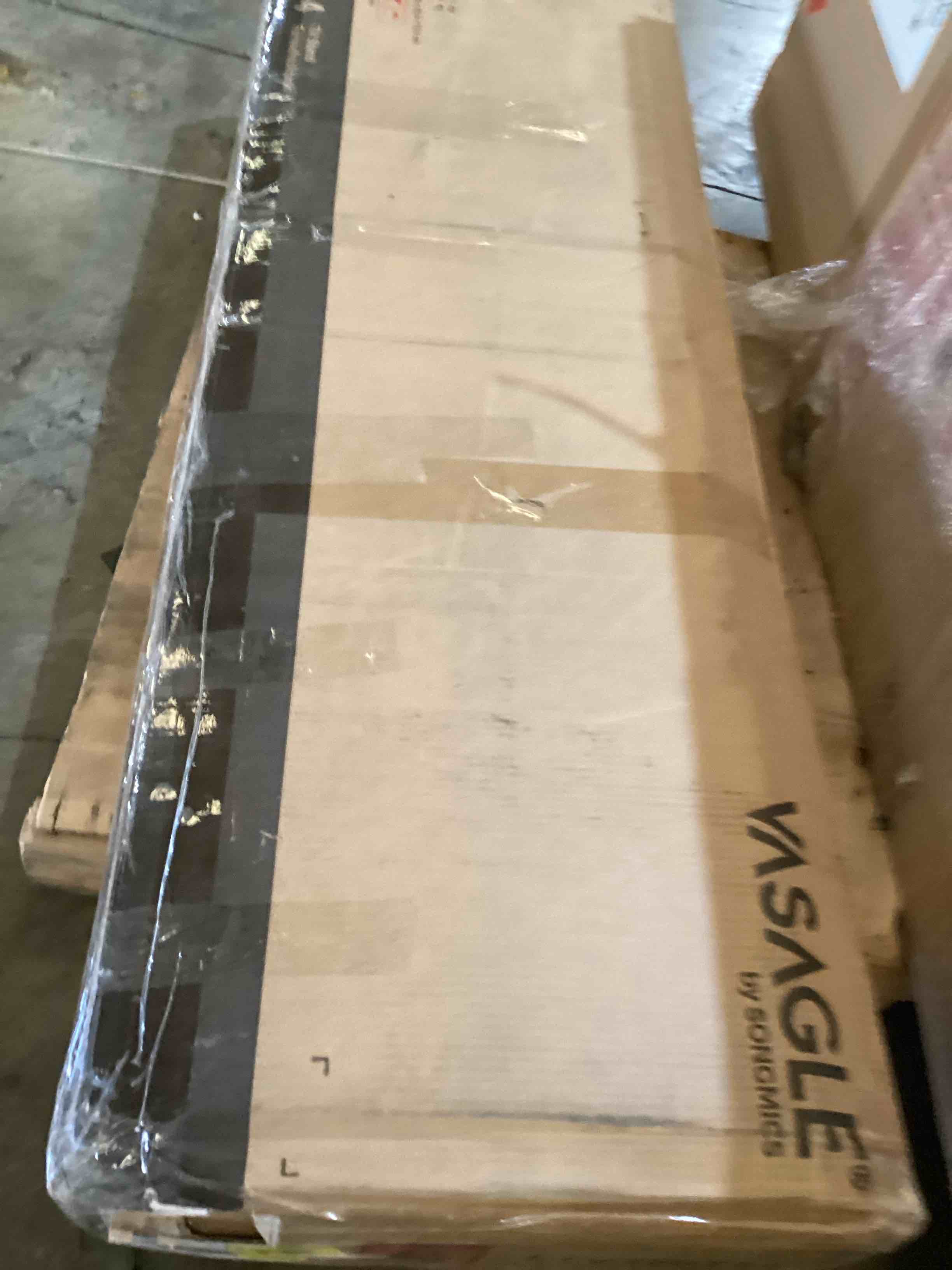 https://s3.amazonaws.com/lotting-images-prod/bidfta/BLU6687627_1720711389930.jpeg