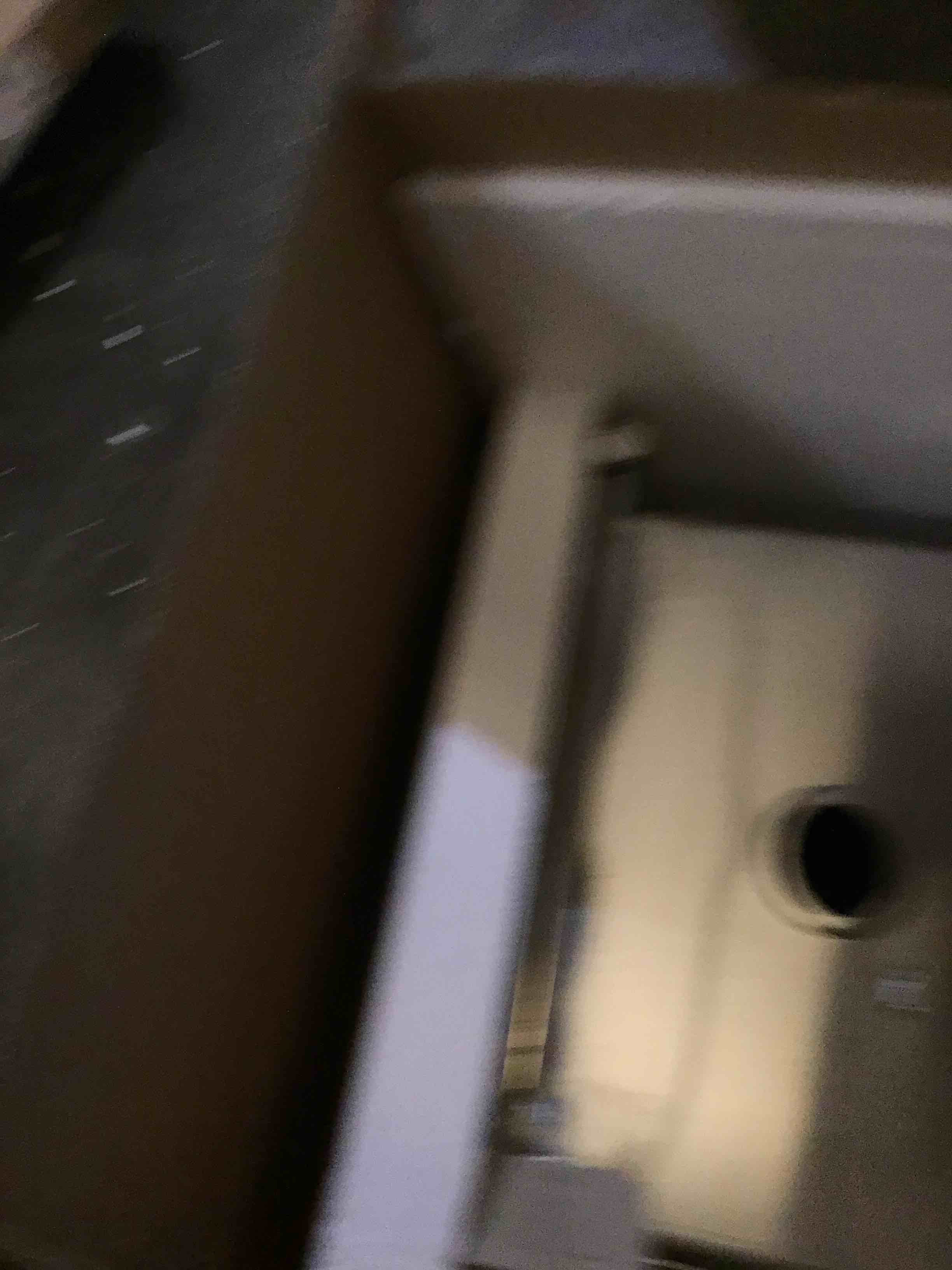 https://s3.amazonaws.com/lotting-images-prod/bidfta/BLU6687862_1721679501581.jpeg
