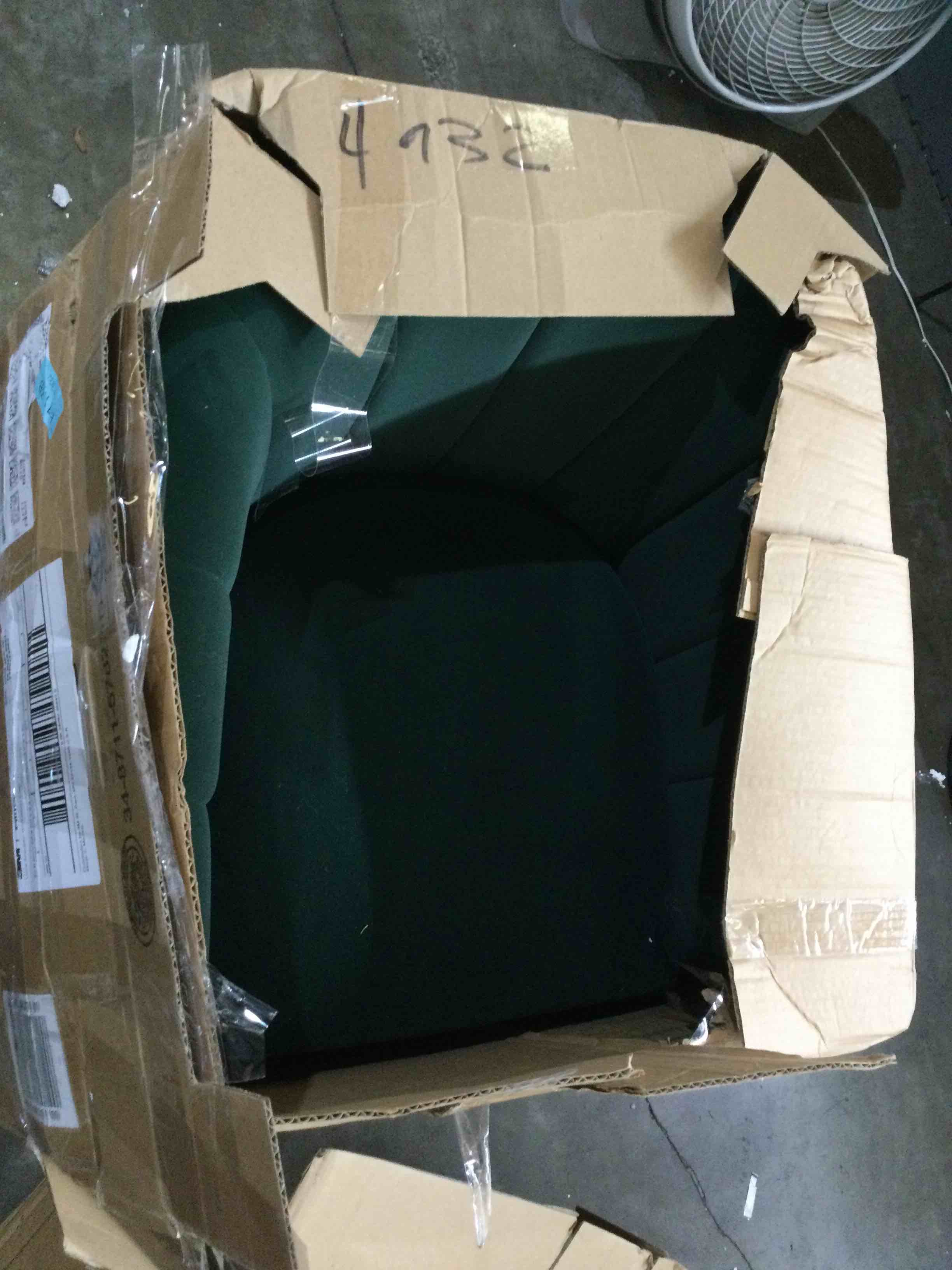 https://s3.amazonaws.com/lotting-images-prod/bidfta/BLU6687989_1722453519131.jpeg