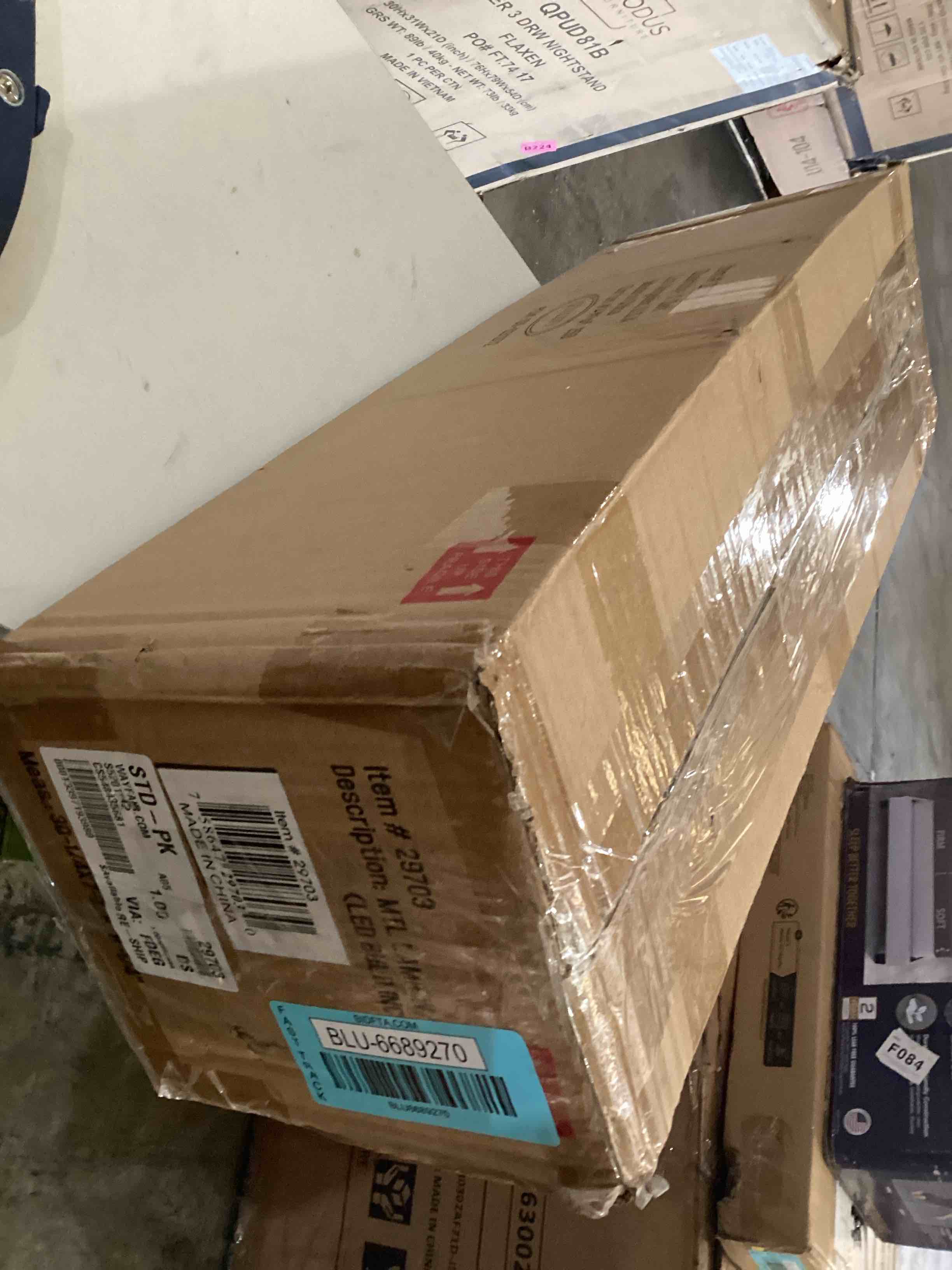 https://s3.amazonaws.com/lotting-images-prod/bidfta/BLU6689270_1728393102544.jpeg