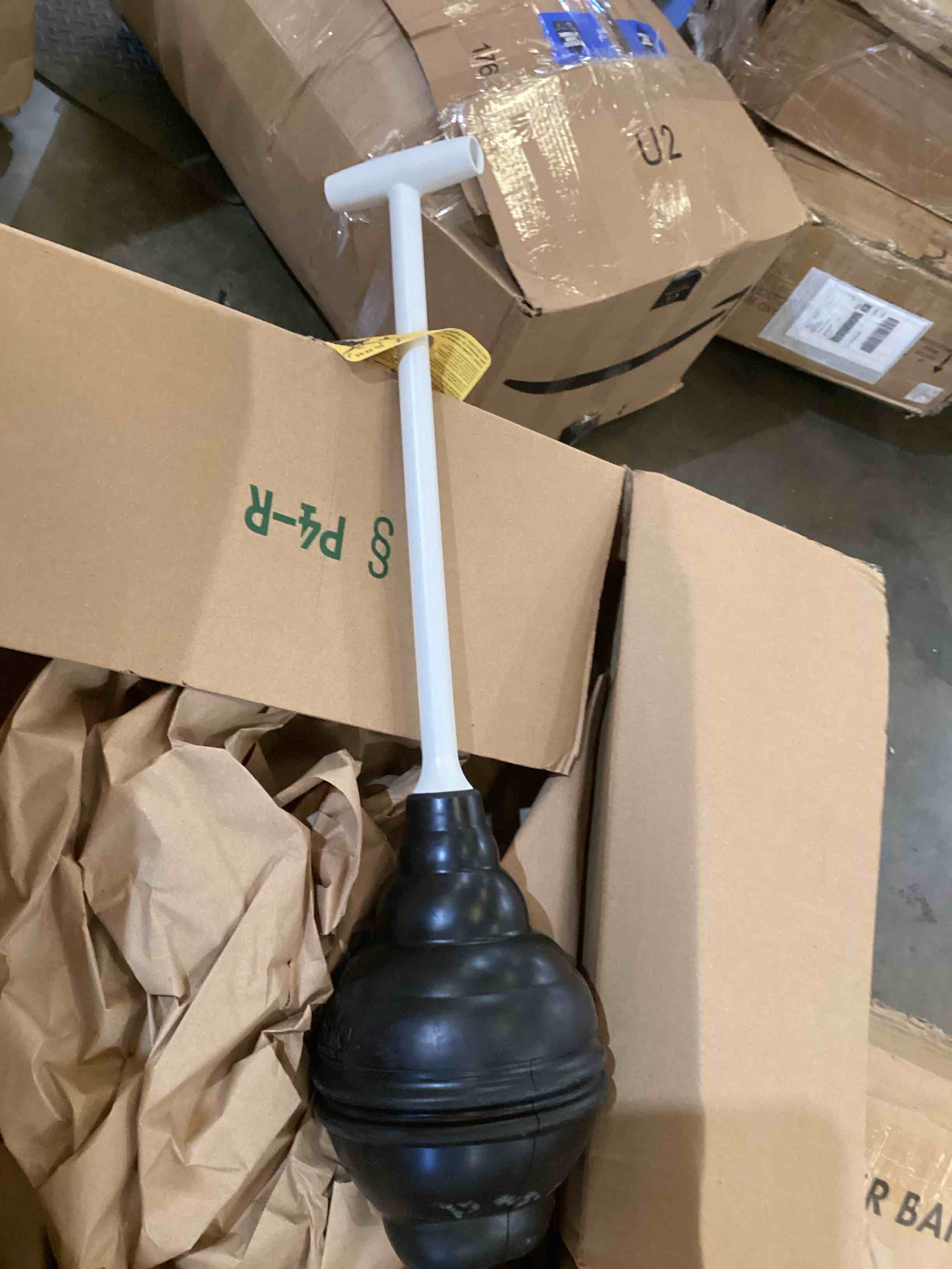 https://s3.amazonaws.com/lotting-images-prod/bidfta/BLU6689502_1728586893745.jpeg