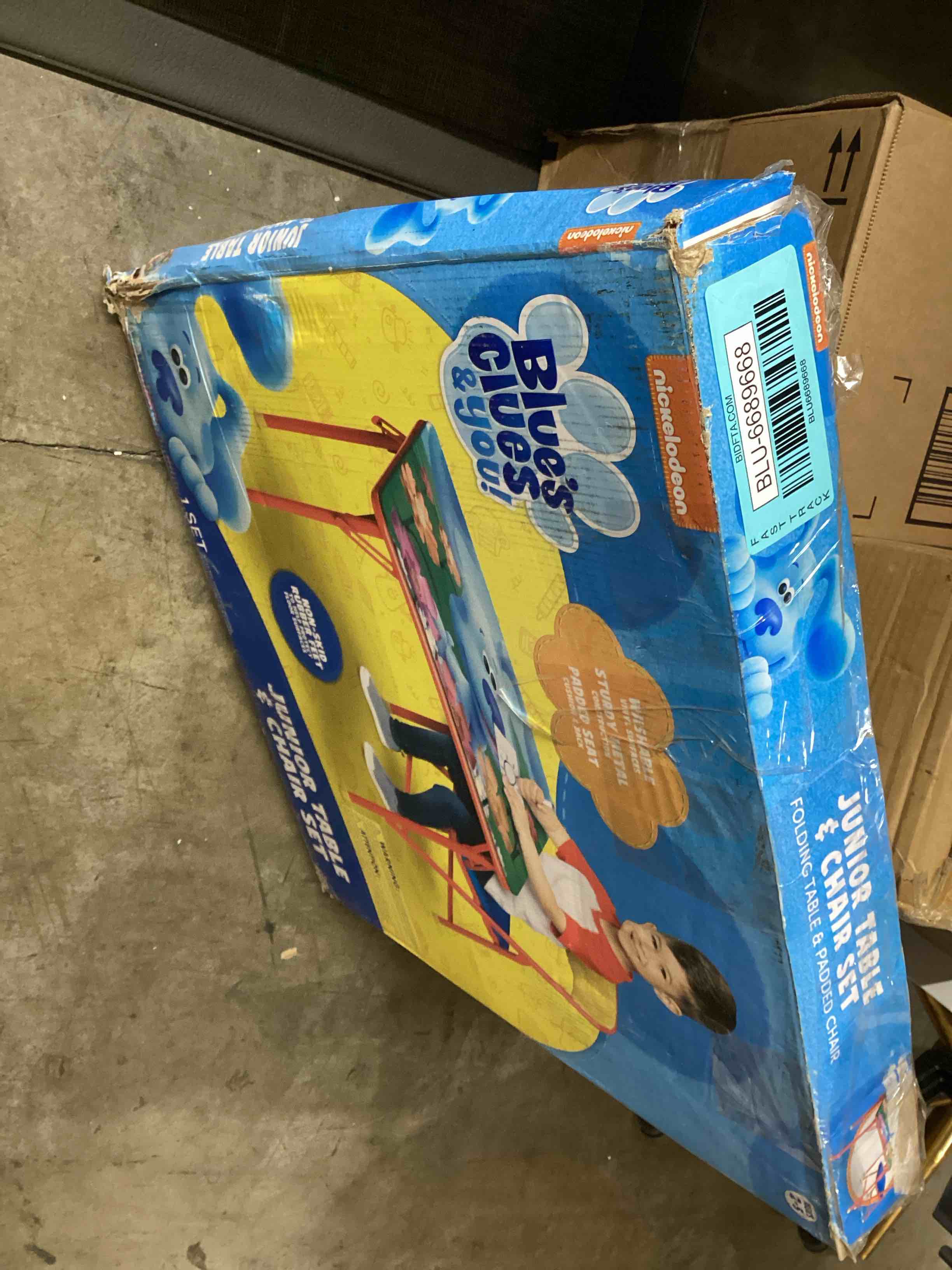 https://s3.amazonaws.com/lotting-images-prod/bidfta/BLU6689668_1728932071397.jpeg