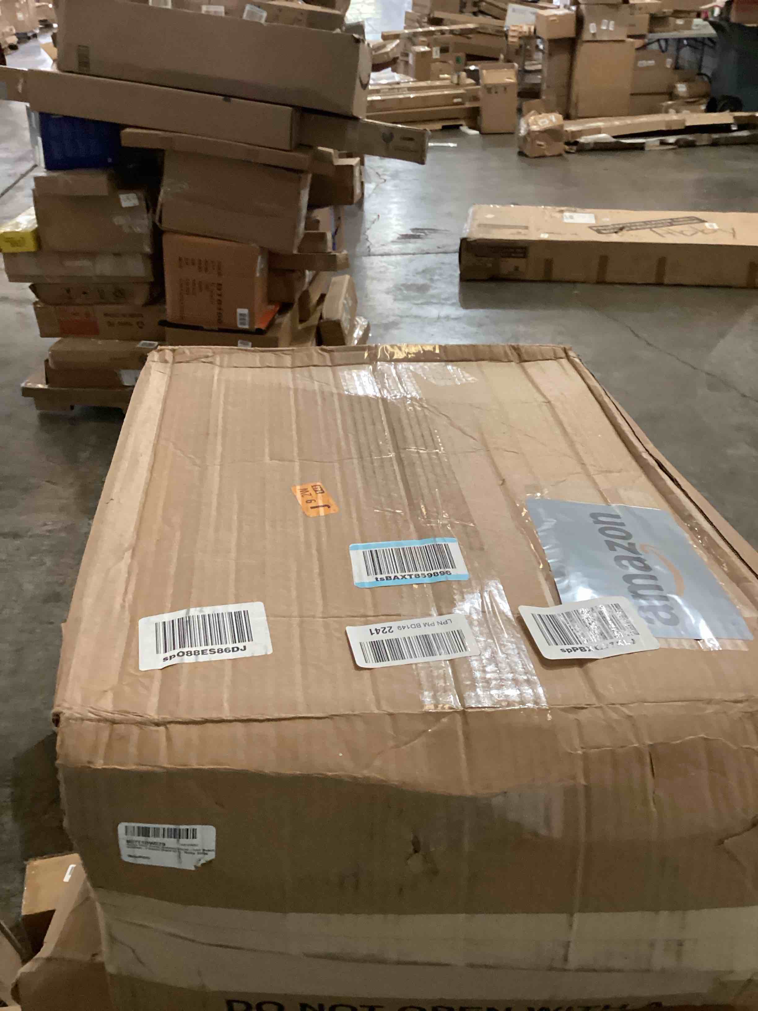 https://s3.amazonaws.com/lotting-images-prod/bidfta/BLU6690696_1730387796742.jpeg