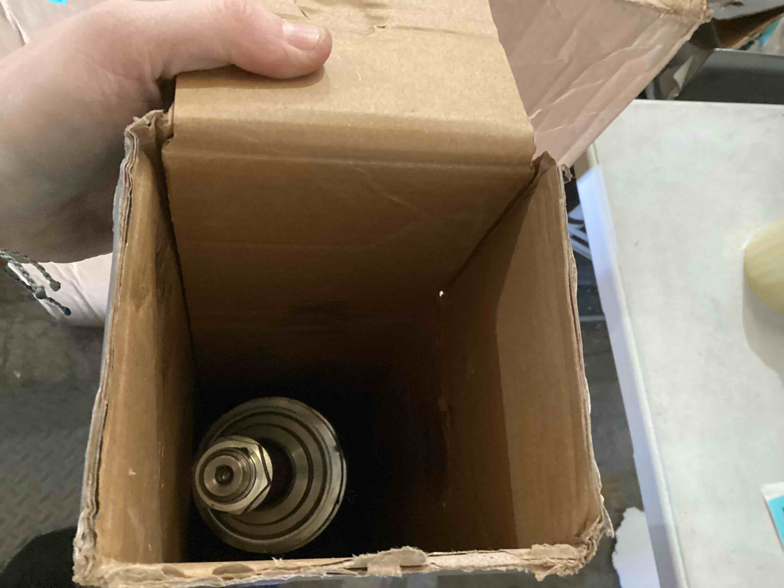 https://s3.amazonaws.com/lotting-images-prod/bidfta/BLU6690712_1730388221471.jpeg