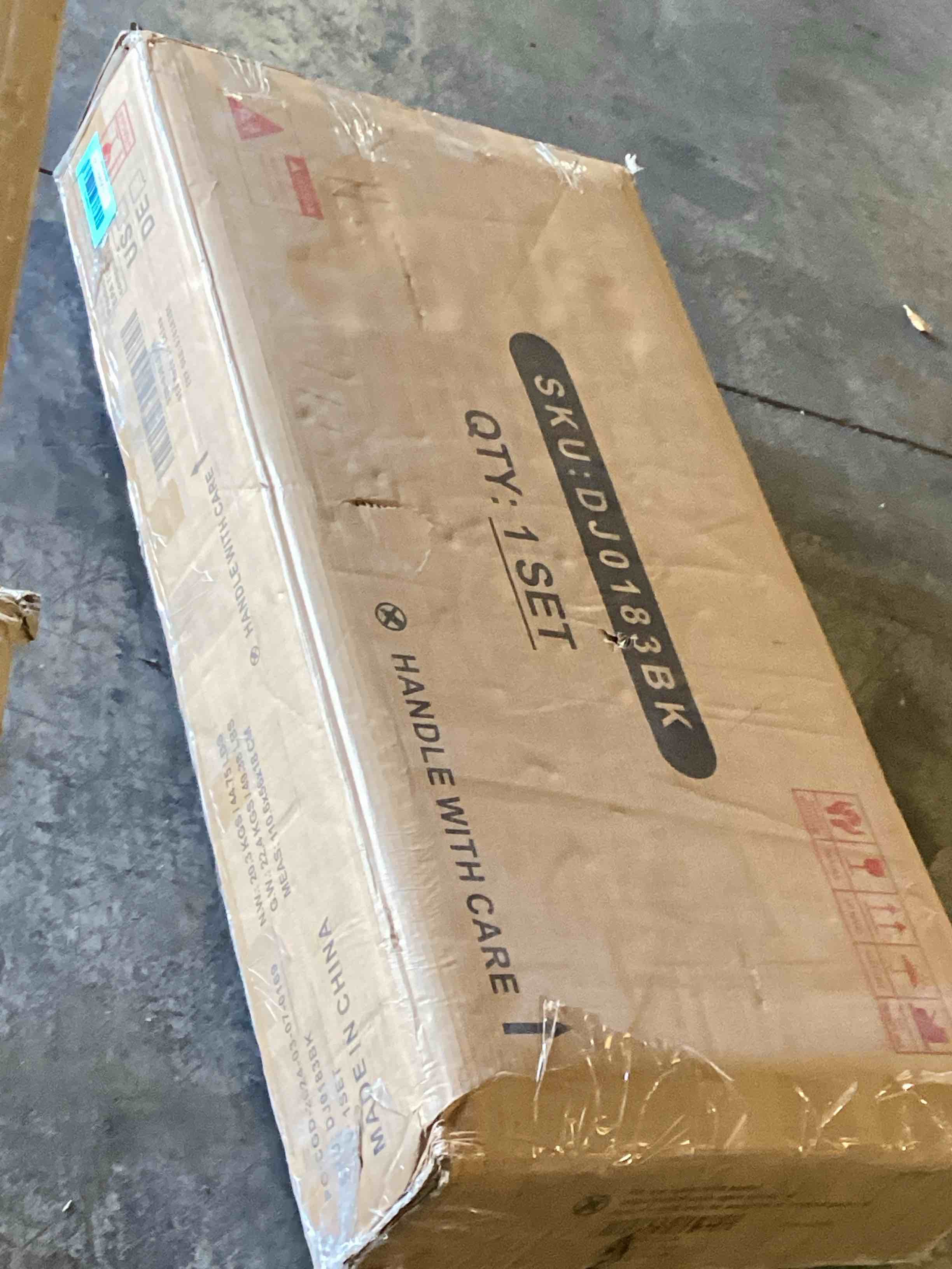 https://s3.amazonaws.com/lotting-images-prod/bidfta/BLU6690975_1730822695352.jpeg