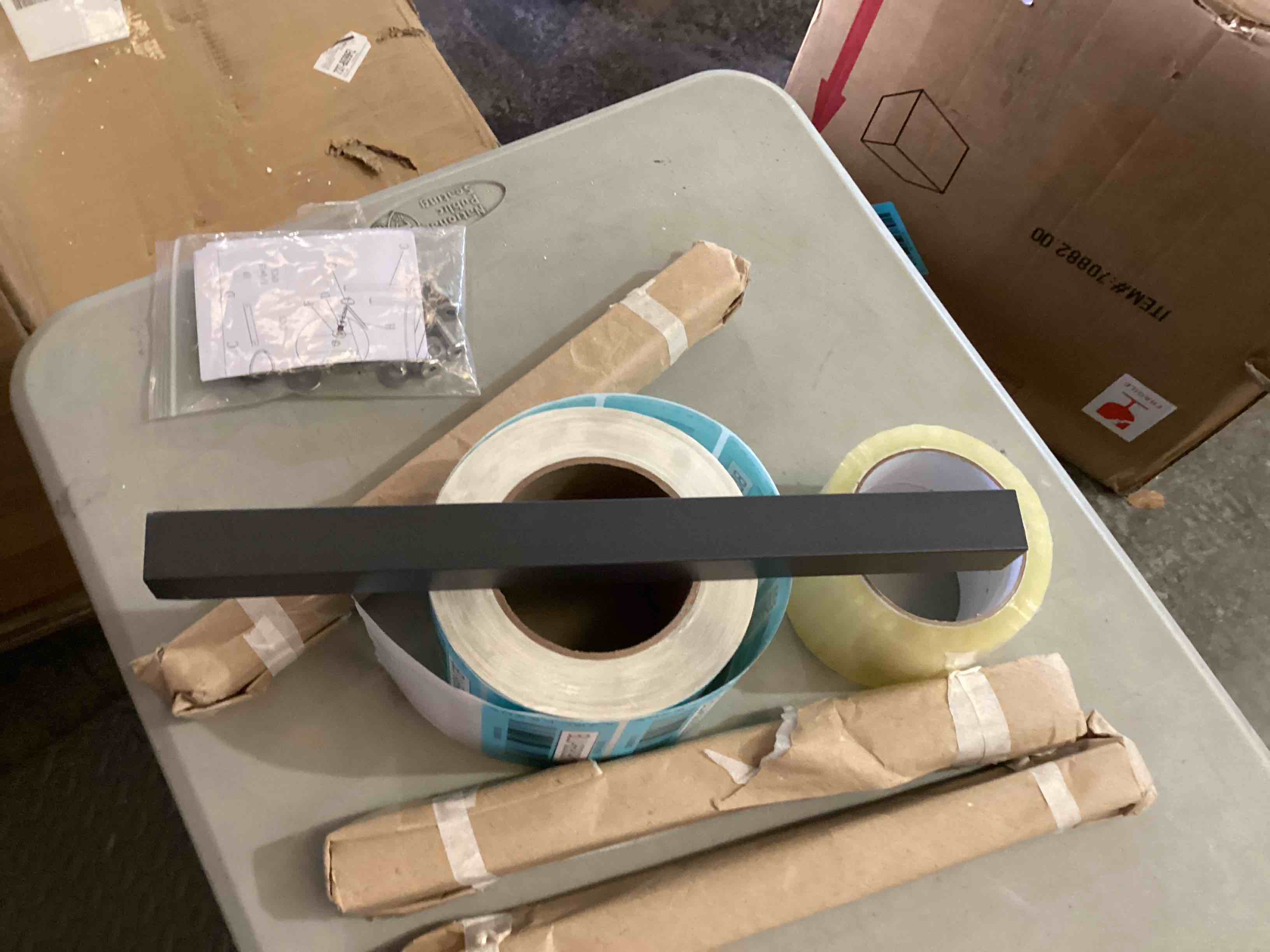 https://s3.amazonaws.com/lotting-images-prod/bidfta/BLU6690980_1730823512395.jpeg