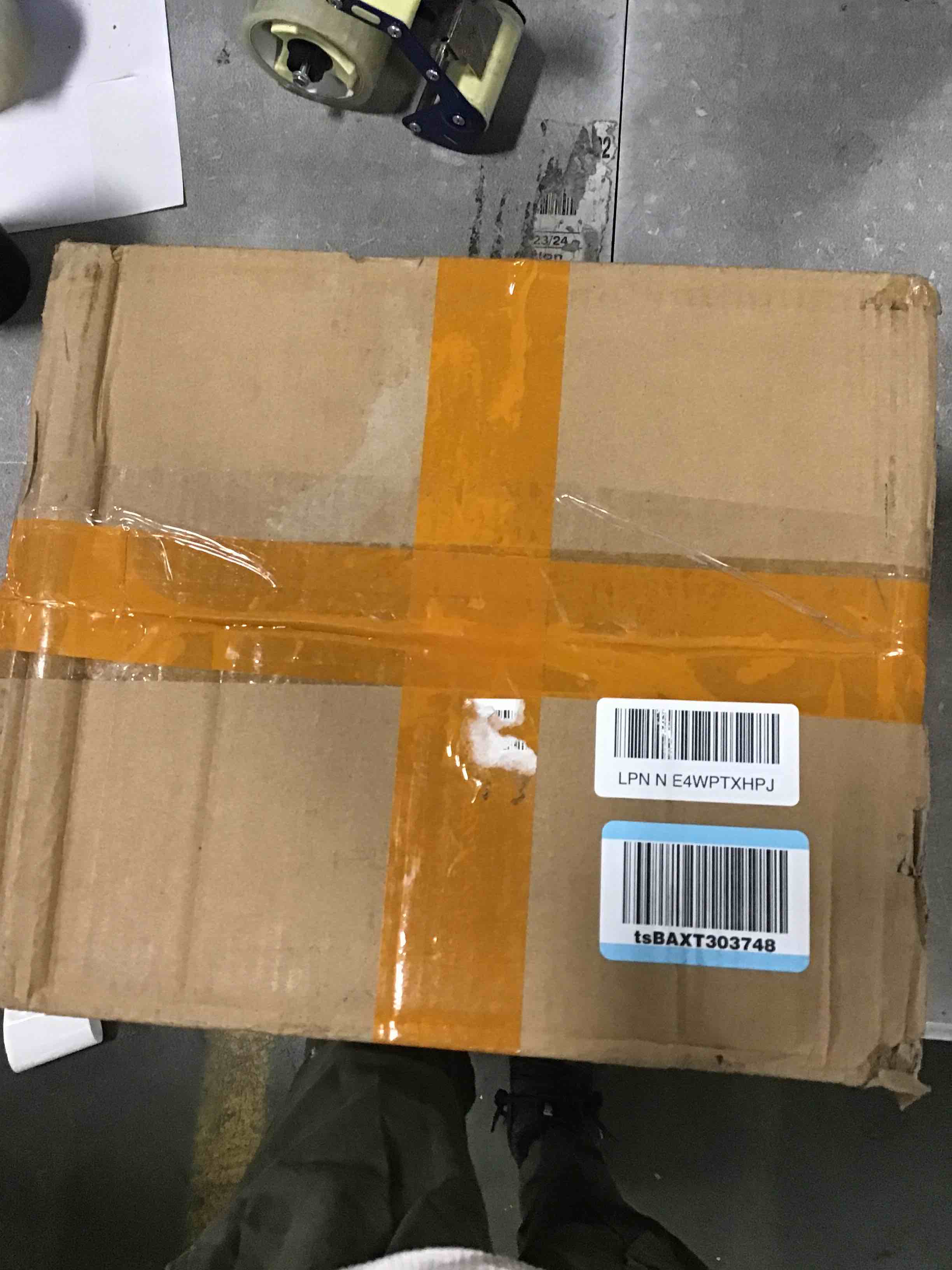 https://s3.amazonaws.com/lotting-images-prod/bidfta/BLU6691964_1722477217986.jpeg