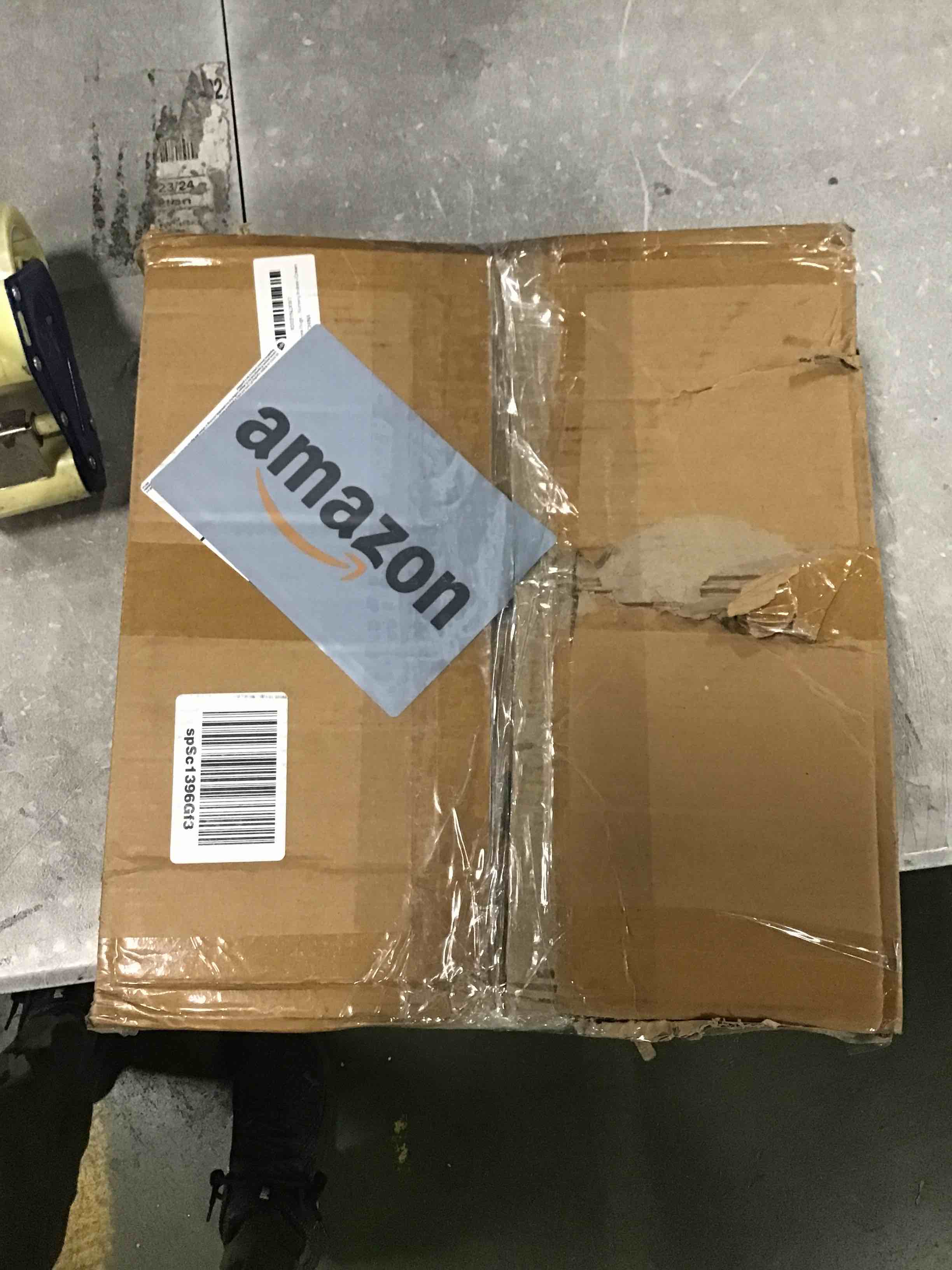 https://s3.amazonaws.com/lotting-images-prod/bidfta/BLU6692006_1722484124361.jpeg