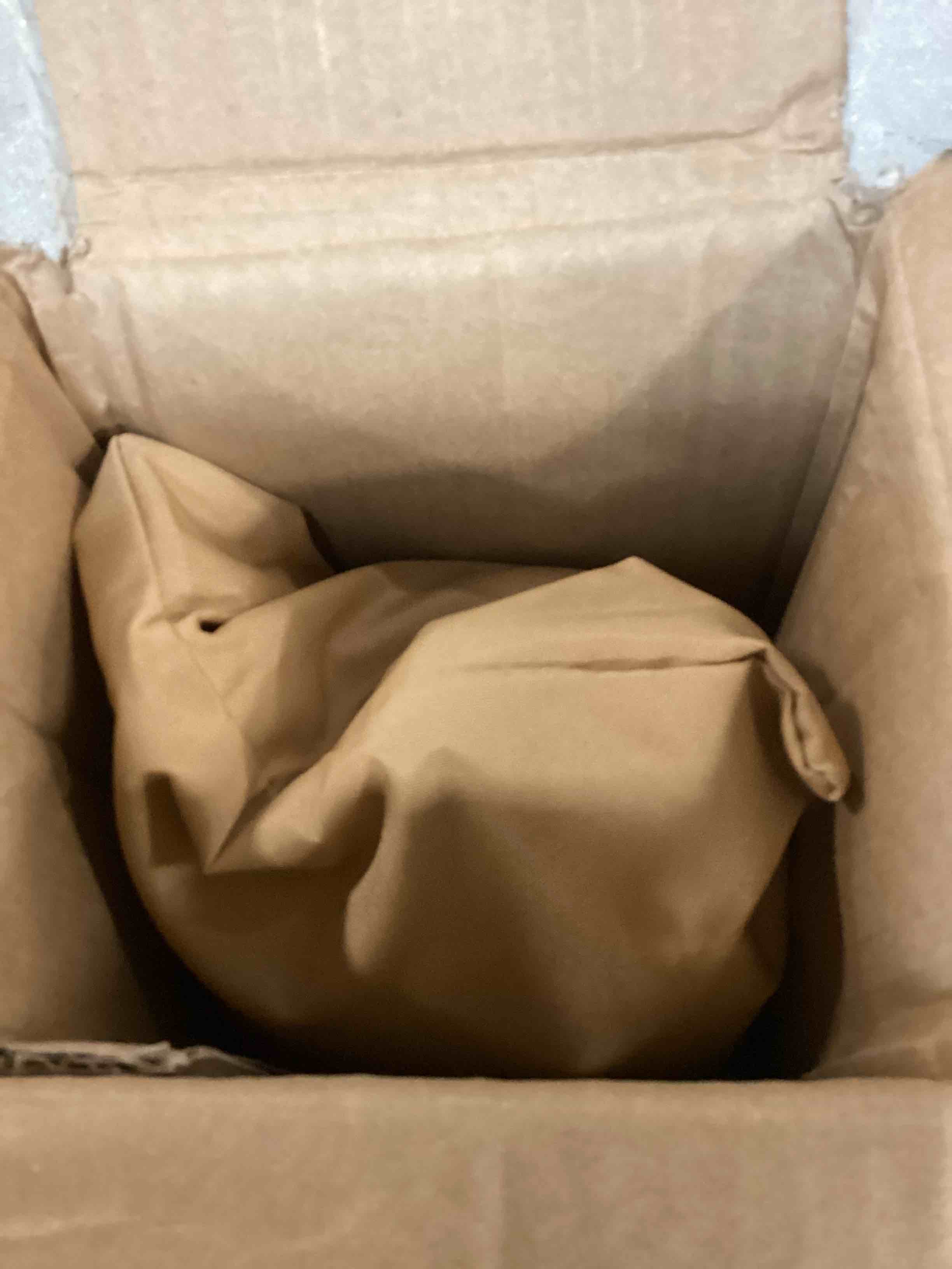 https://s3.amazonaws.com/lotting-images-prod/bidfta/BLU6692466_1723087966623.jpeg