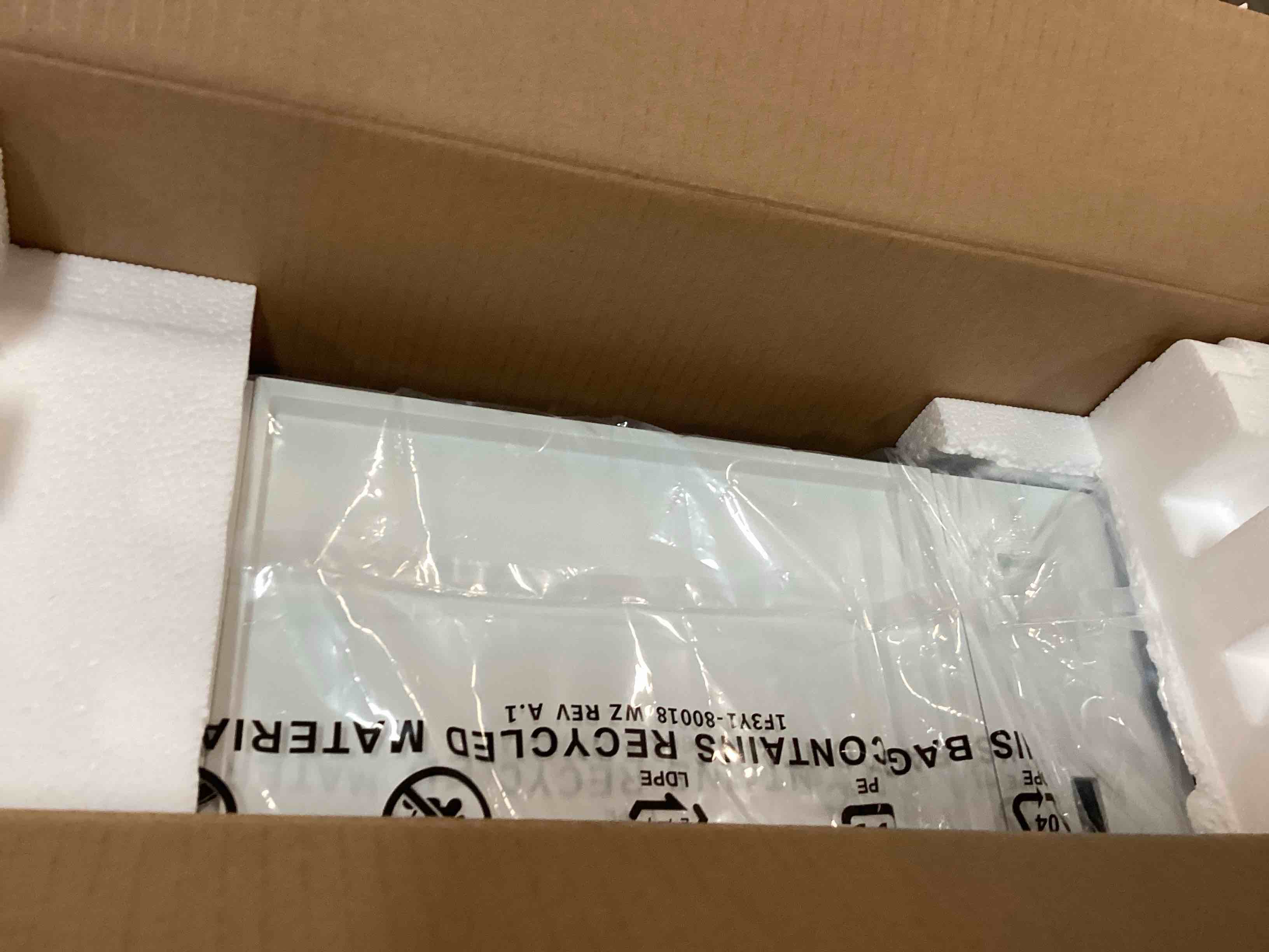https://s3.amazonaws.com/lotting-images-prod/bidfta/BLU6692565_1723157547972.jpeg