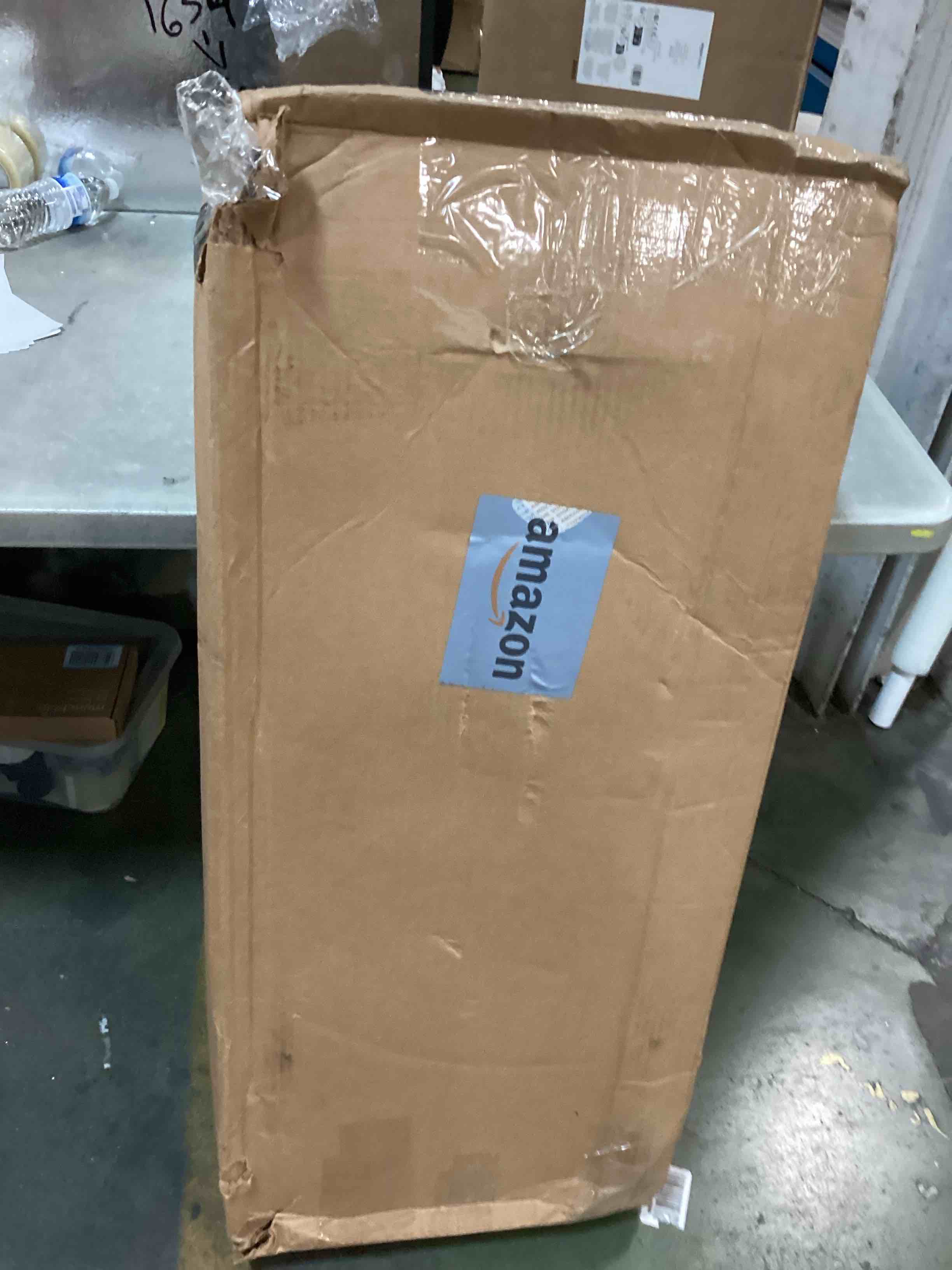 https://s3.amazonaws.com/lotting-images-prod/bidfta/BLU6692596_1723164385853.jpeg