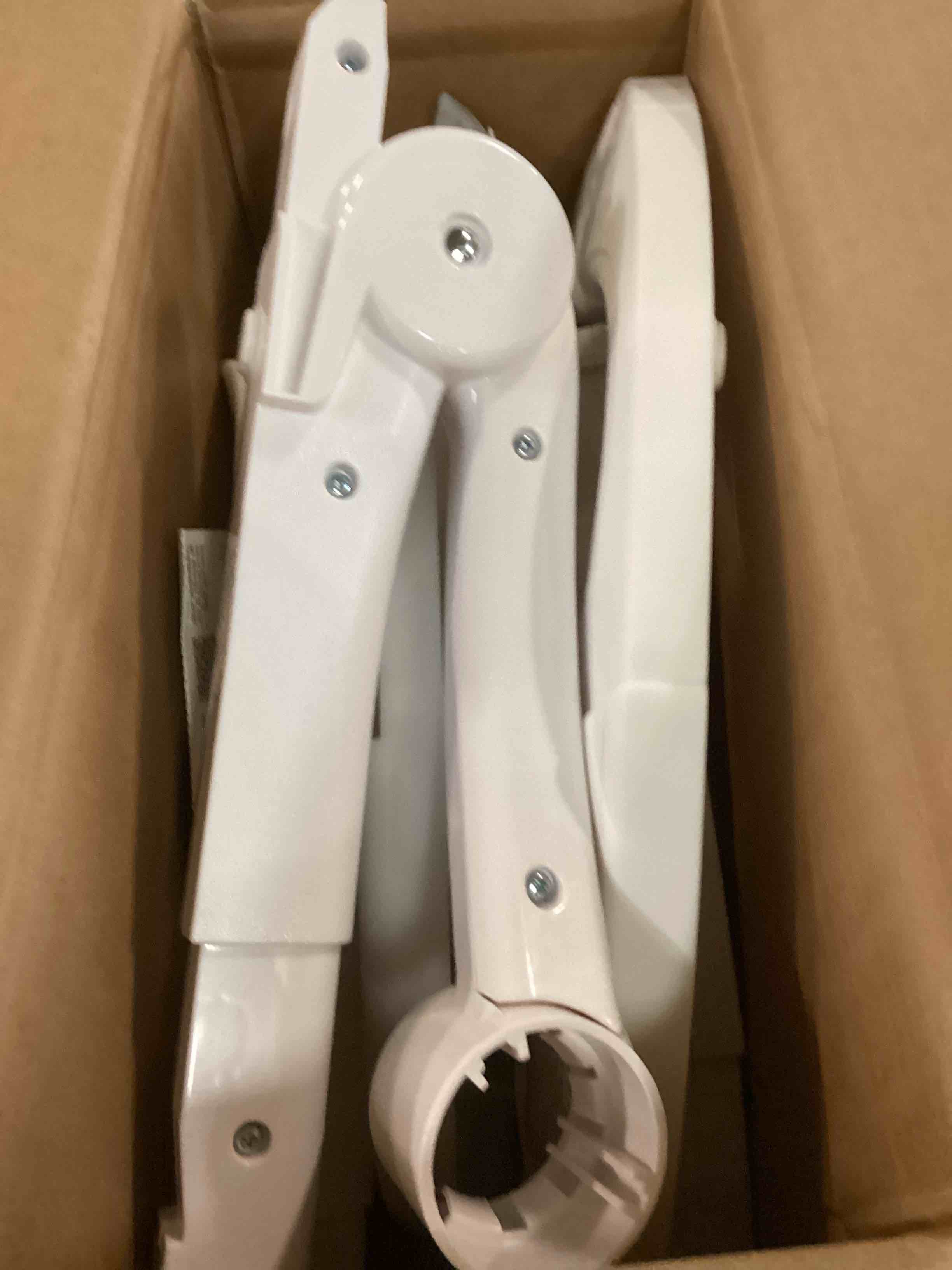 https://s3.amazonaws.com/lotting-images-prod/bidfta/BLU6693031_1723587004378.jpeg