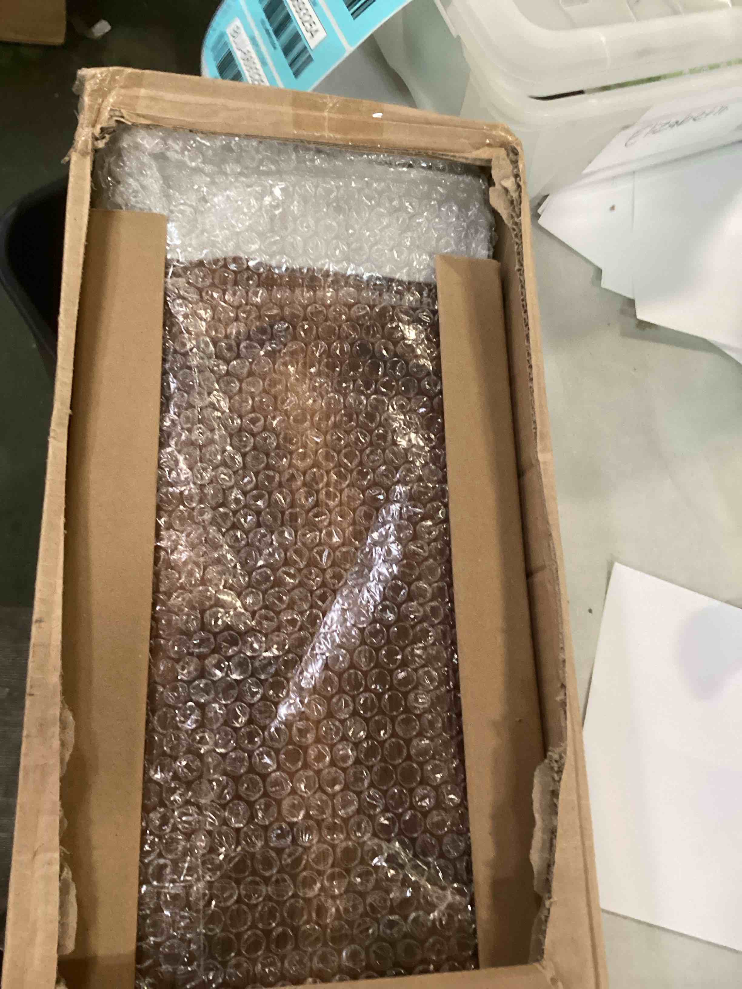 https://s3.amazonaws.com/lotting-images-prod/bidfta/BLU6693253_1723673022382.jpeg