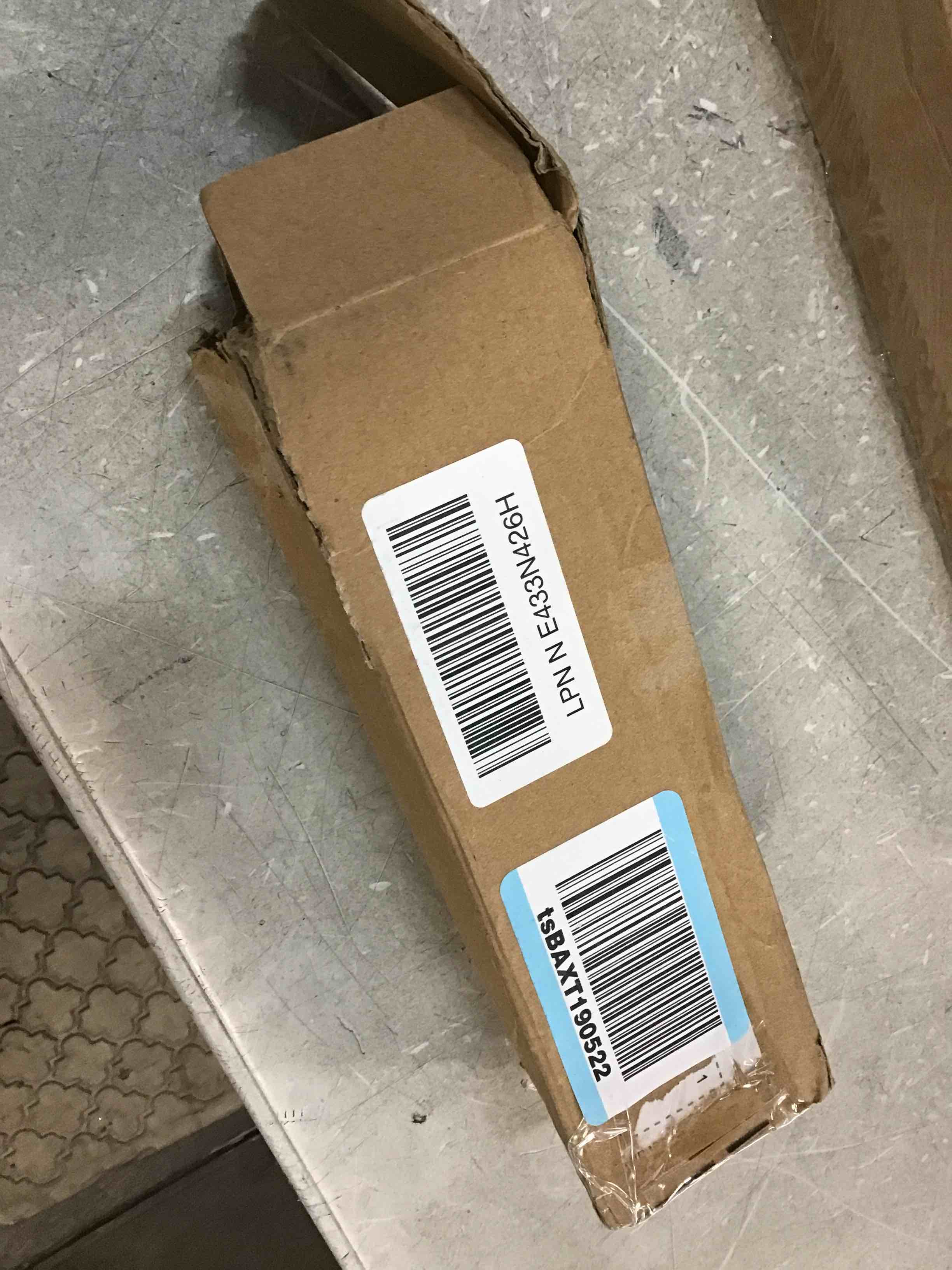 https://s3.amazonaws.com/lotting-images-prod/bidfta/BLU6693832_1722525485030.jpeg