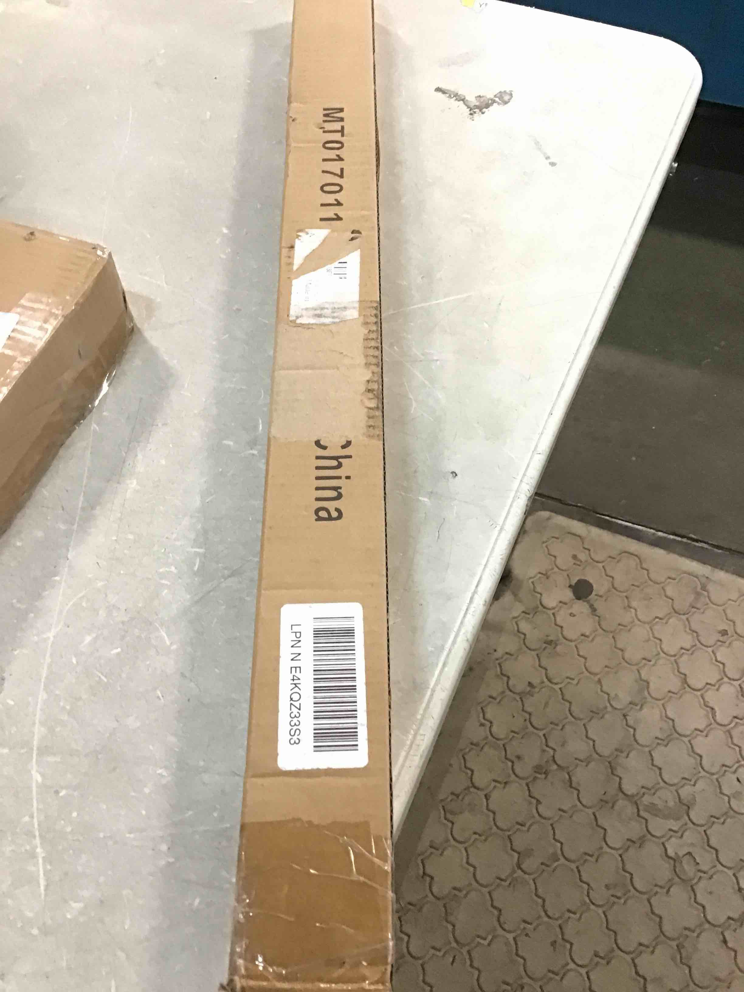 https://s3.amazonaws.com/lotting-images-prod/bidfta/BLU6693836_1722525636216.jpeg