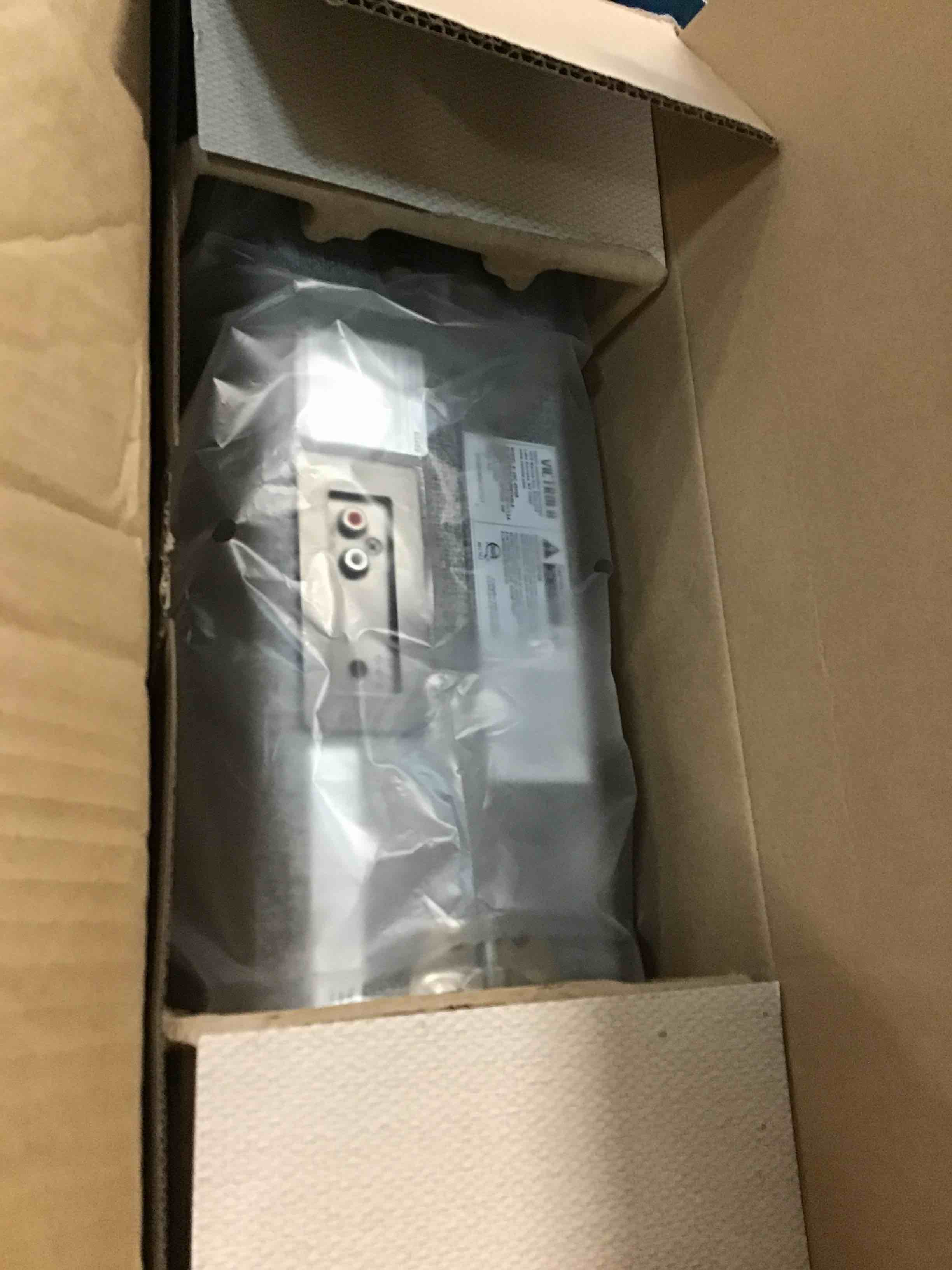 https://s3.amazonaws.com/lotting-images-prod/bidfta/BLU6694186_1722629629894.jpeg