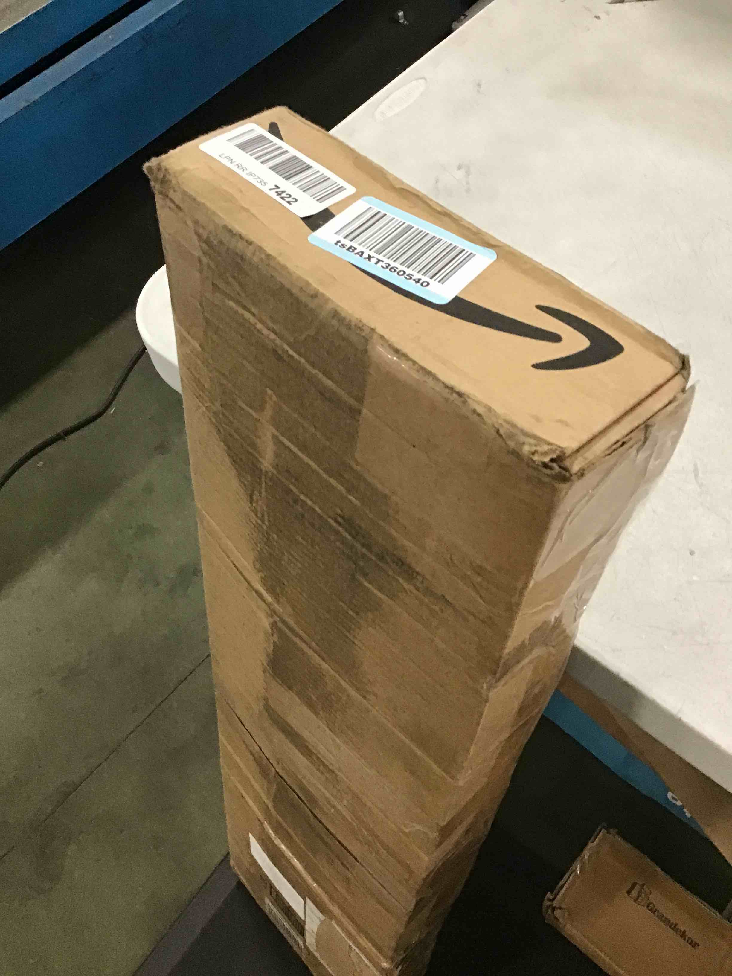 https://s3.amazonaws.com/lotting-images-prod/bidfta/BLU6694489_1722949419422.jpeg