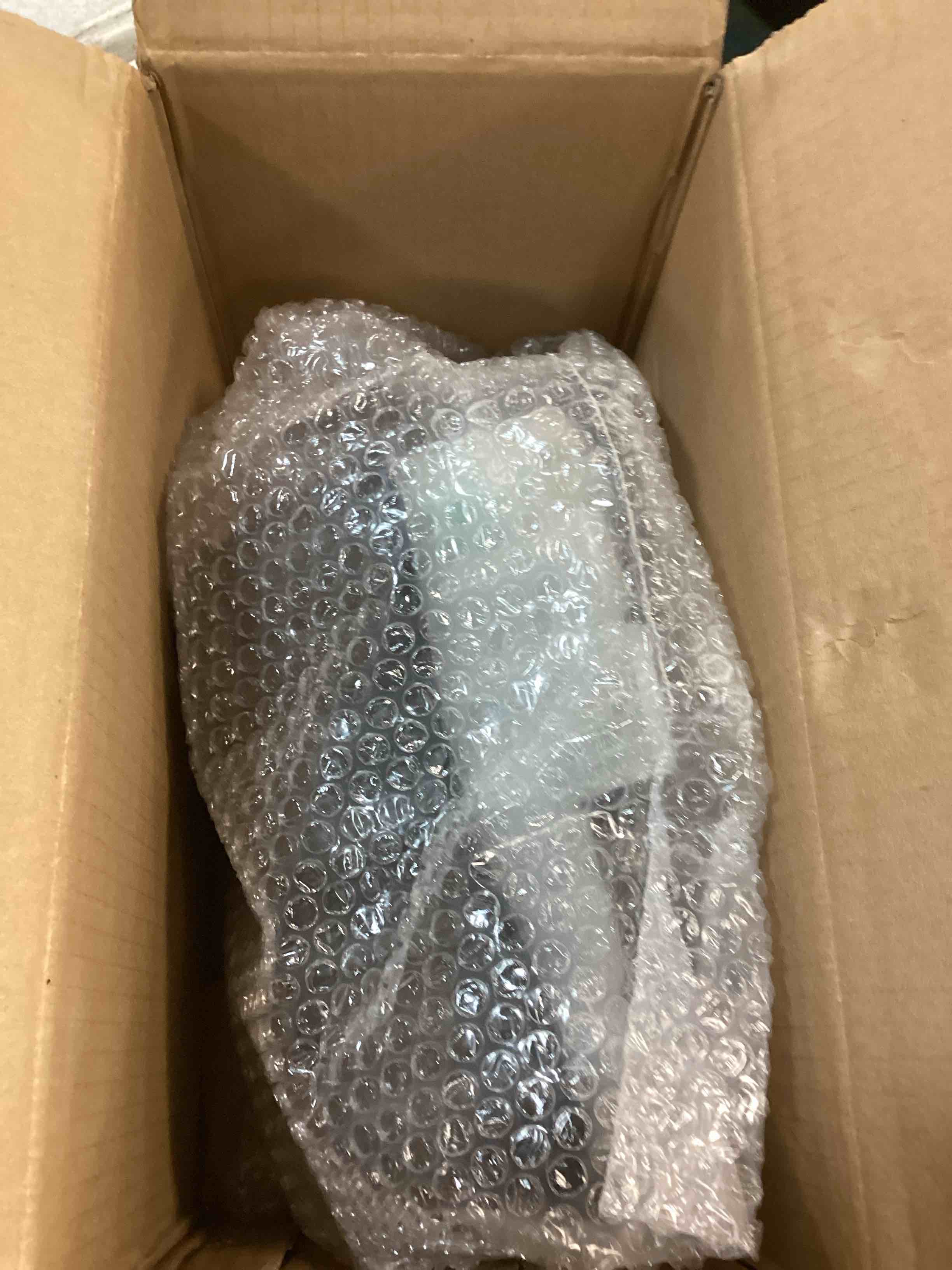https://s3.amazonaws.com/lotting-images-prod/bidfta/BLU6694997_1722692600889.jpeg