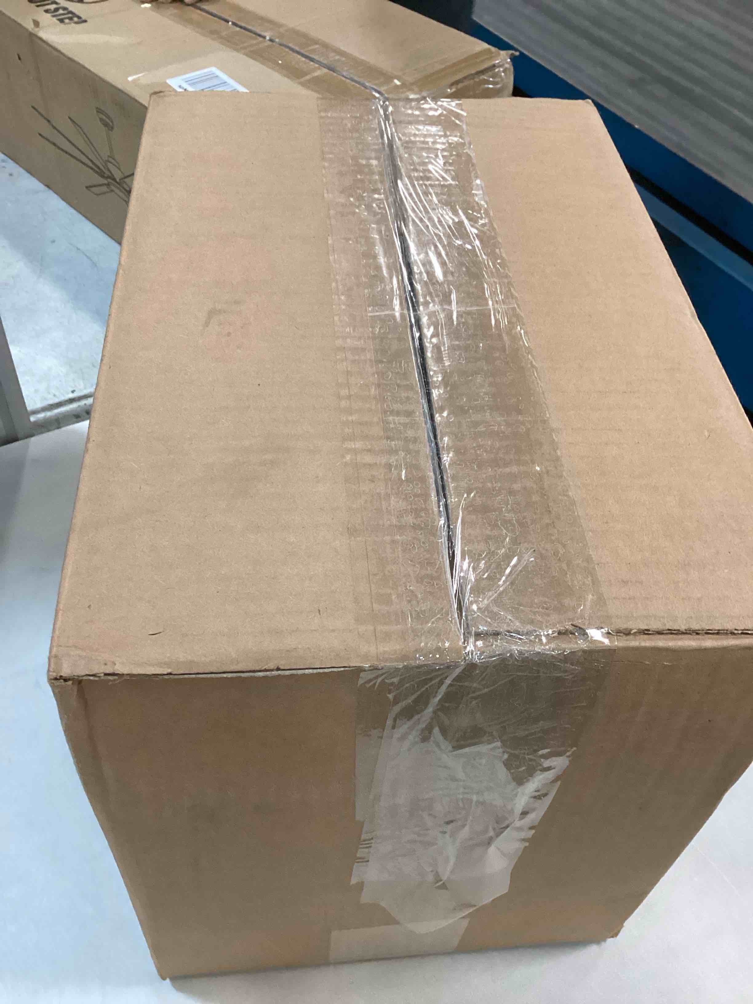 https://s3.amazonaws.com/lotting-images-prod/bidfta/BLU6695012_1722695859690.jpeg