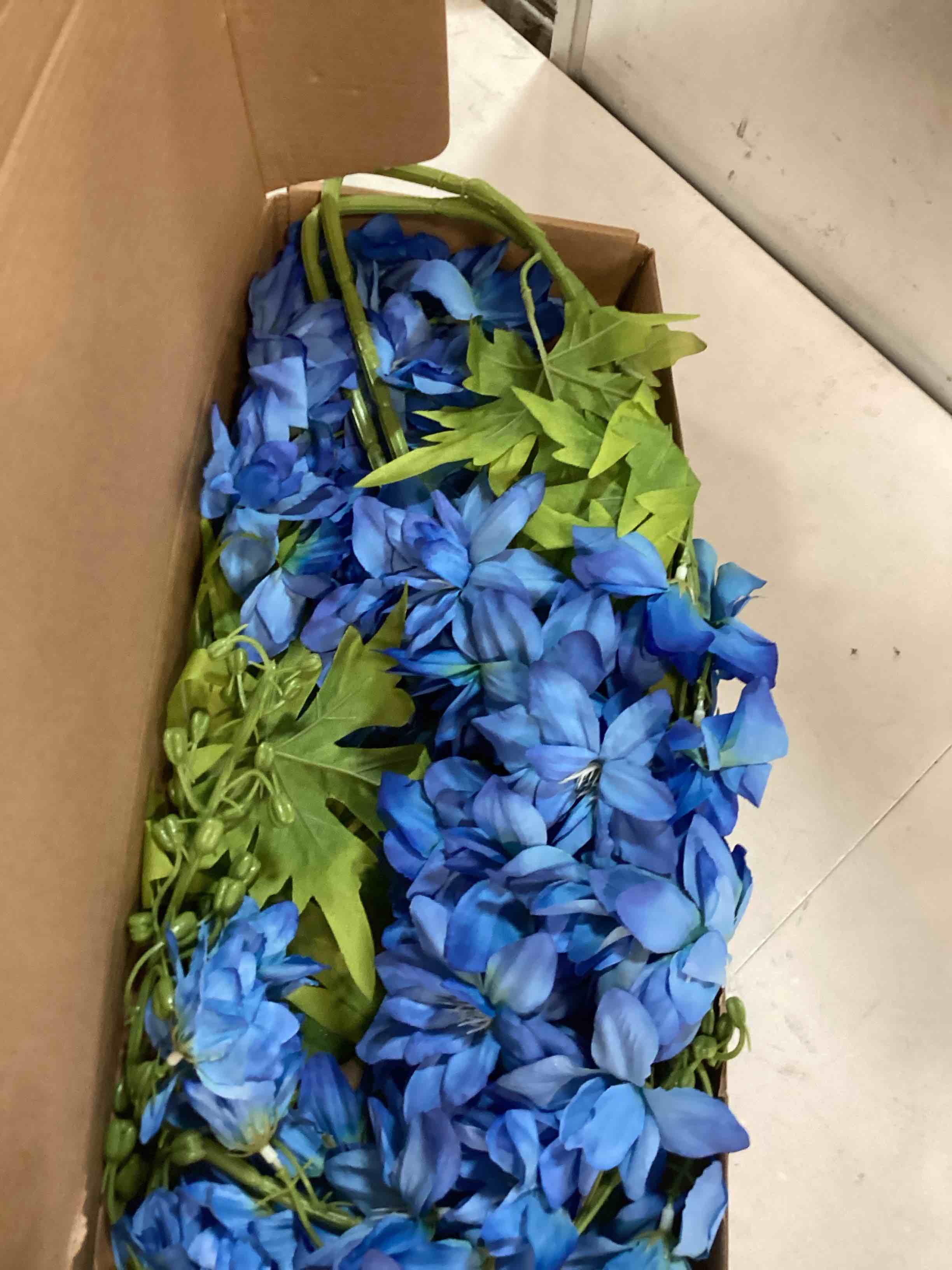 https://s3.amazonaws.com/lotting-images-prod/bidfta/BLU6695259_1722878387800.jpeg