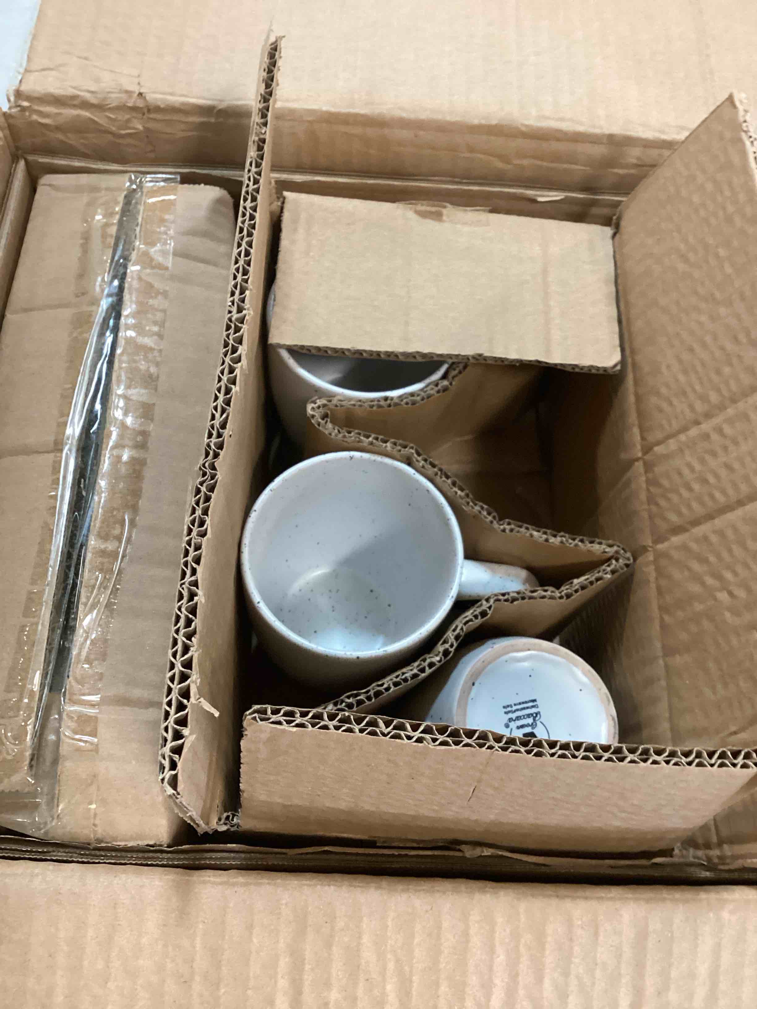 https://s3.amazonaws.com/lotting-images-prod/bidfta/BLU6695298_1722882364311.jpeg
