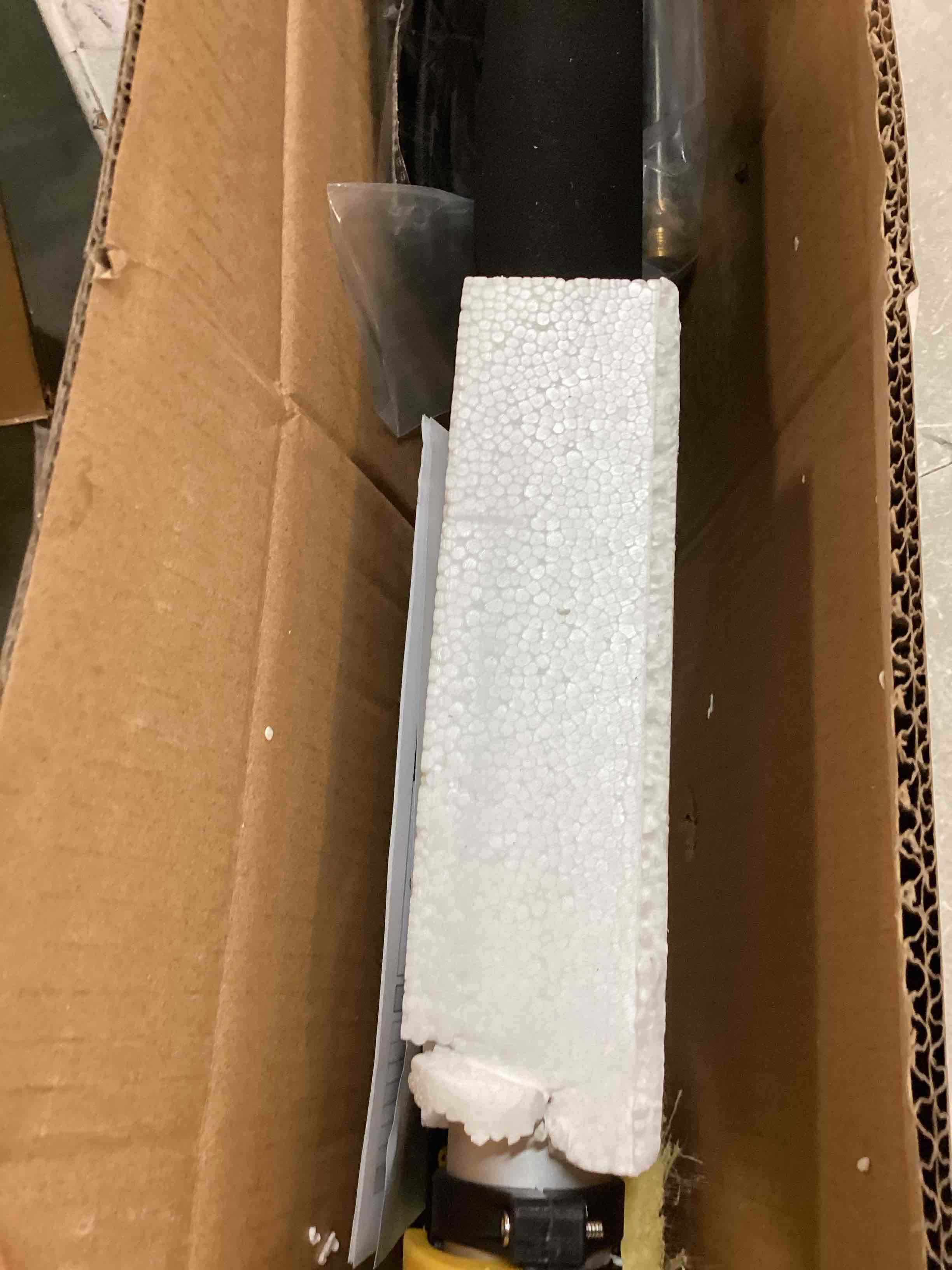 https://s3.amazonaws.com/lotting-images-prod/bidfta/BLU6695697_1723035698753.jpeg