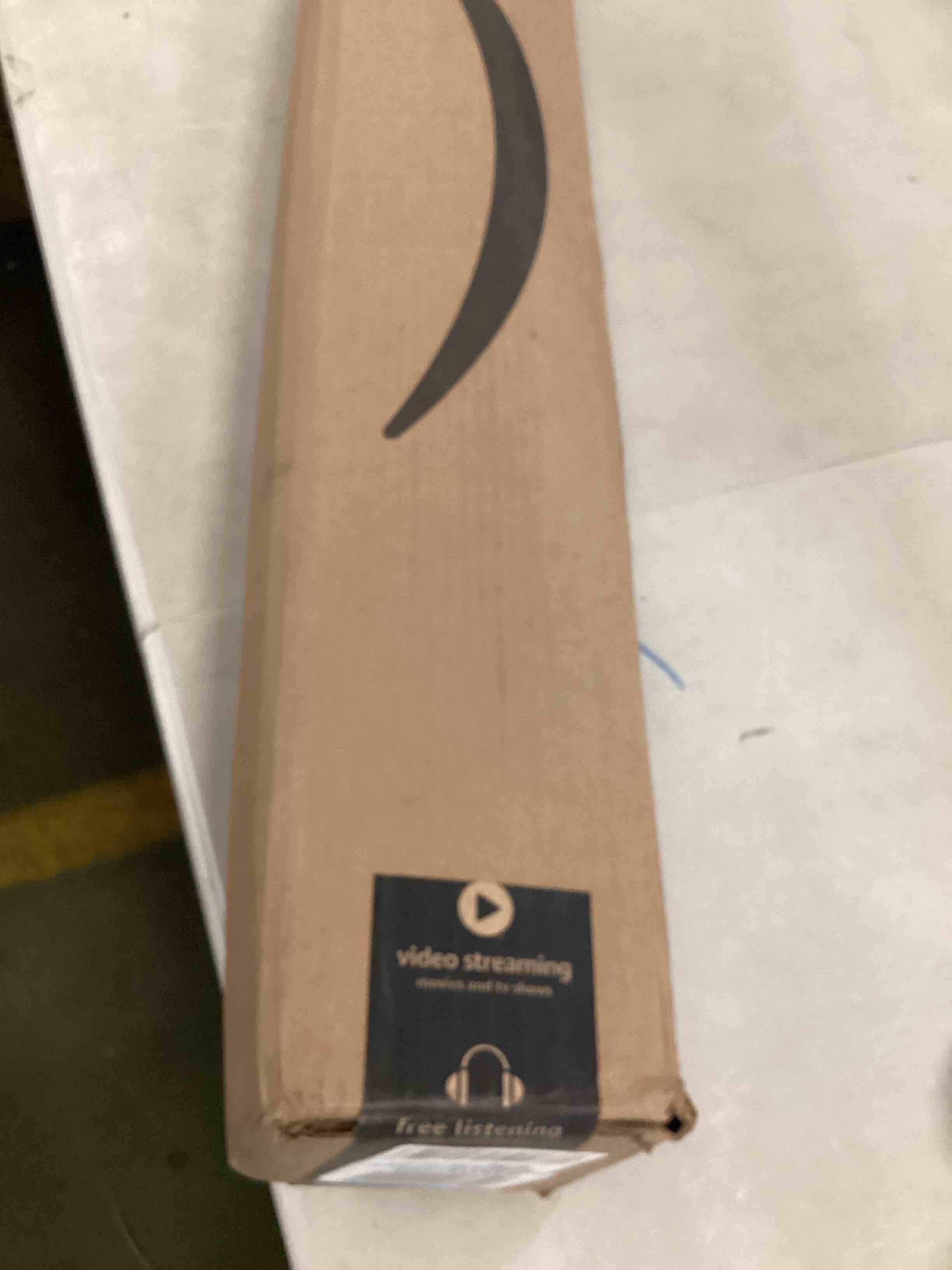 https://s3.amazonaws.com/lotting-images-prod/bidfta/BLU6695892_1723214864020.jpeg