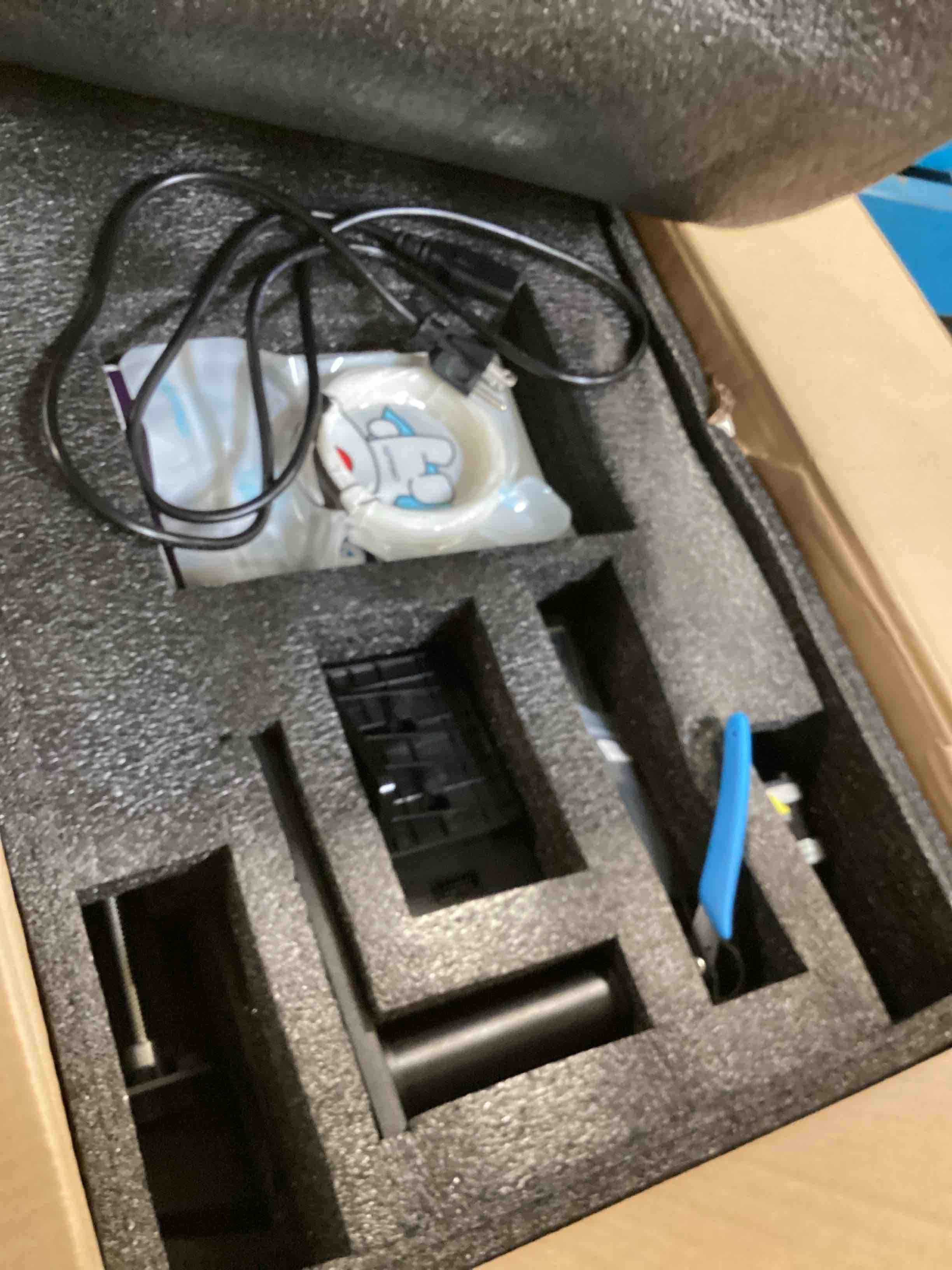 https://s3.amazonaws.com/lotting-images-prod/bidfta/BLU6696195_1723478707821.jpeg