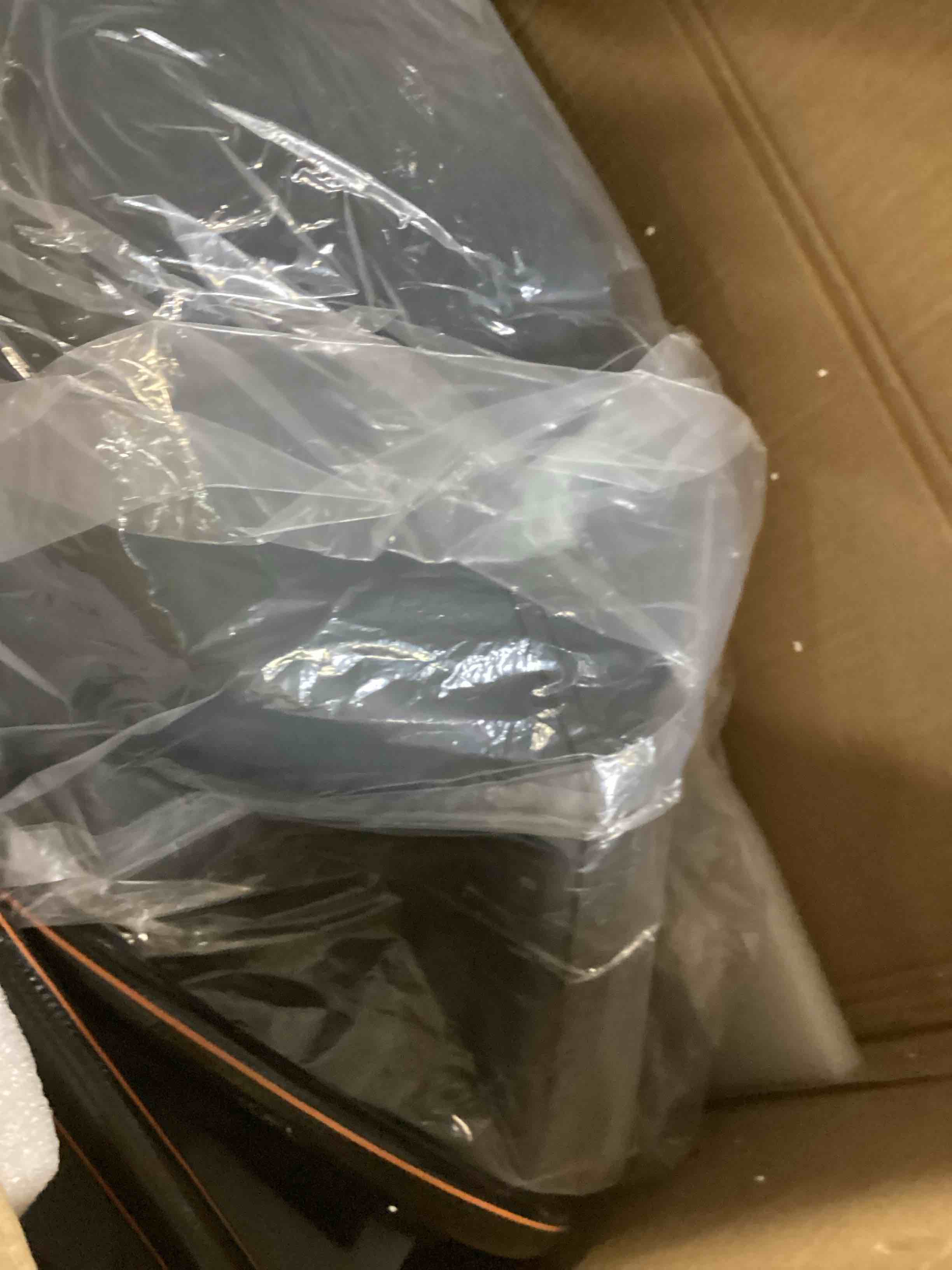 https://s3.amazonaws.com/lotting-images-prod/bidfta/BLU6696259_1723488854085.jpeg