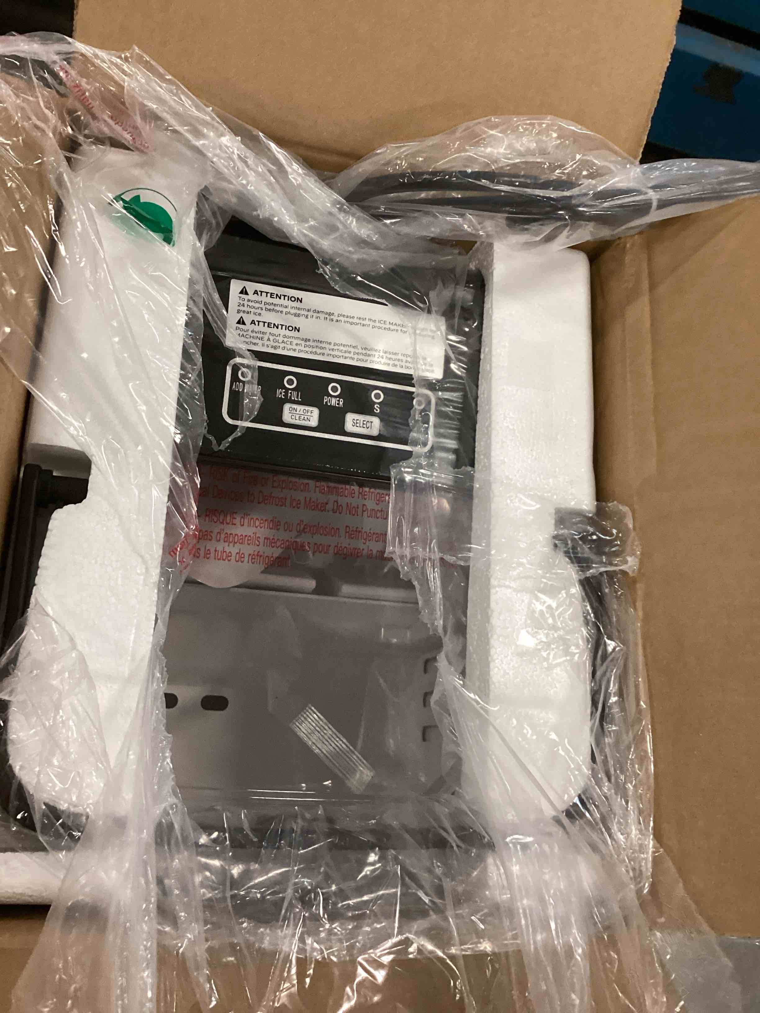 https://s3.amazonaws.com/lotting-images-prod/bidfta/BLU6696471_1722602765113.jpeg