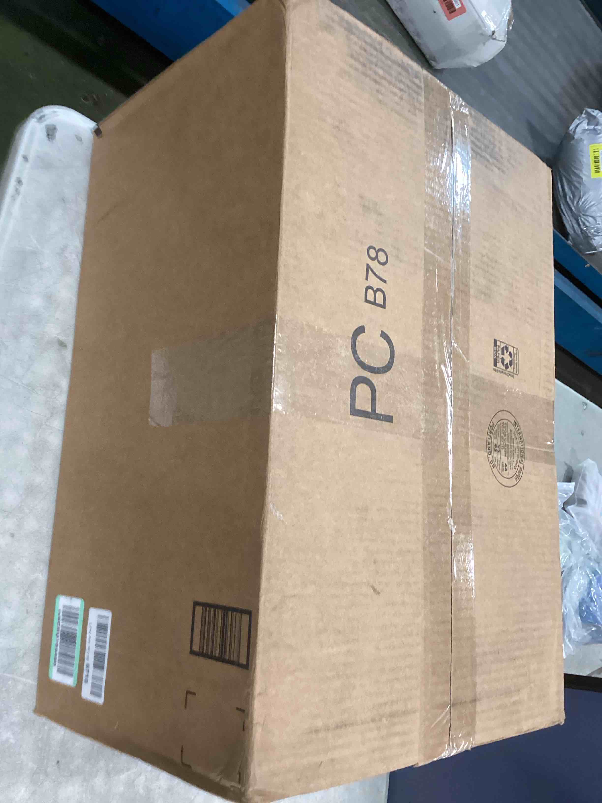 https://s3.amazonaws.com/lotting-images-prod/bidfta/BLU6696554_1722613957672.jpeg