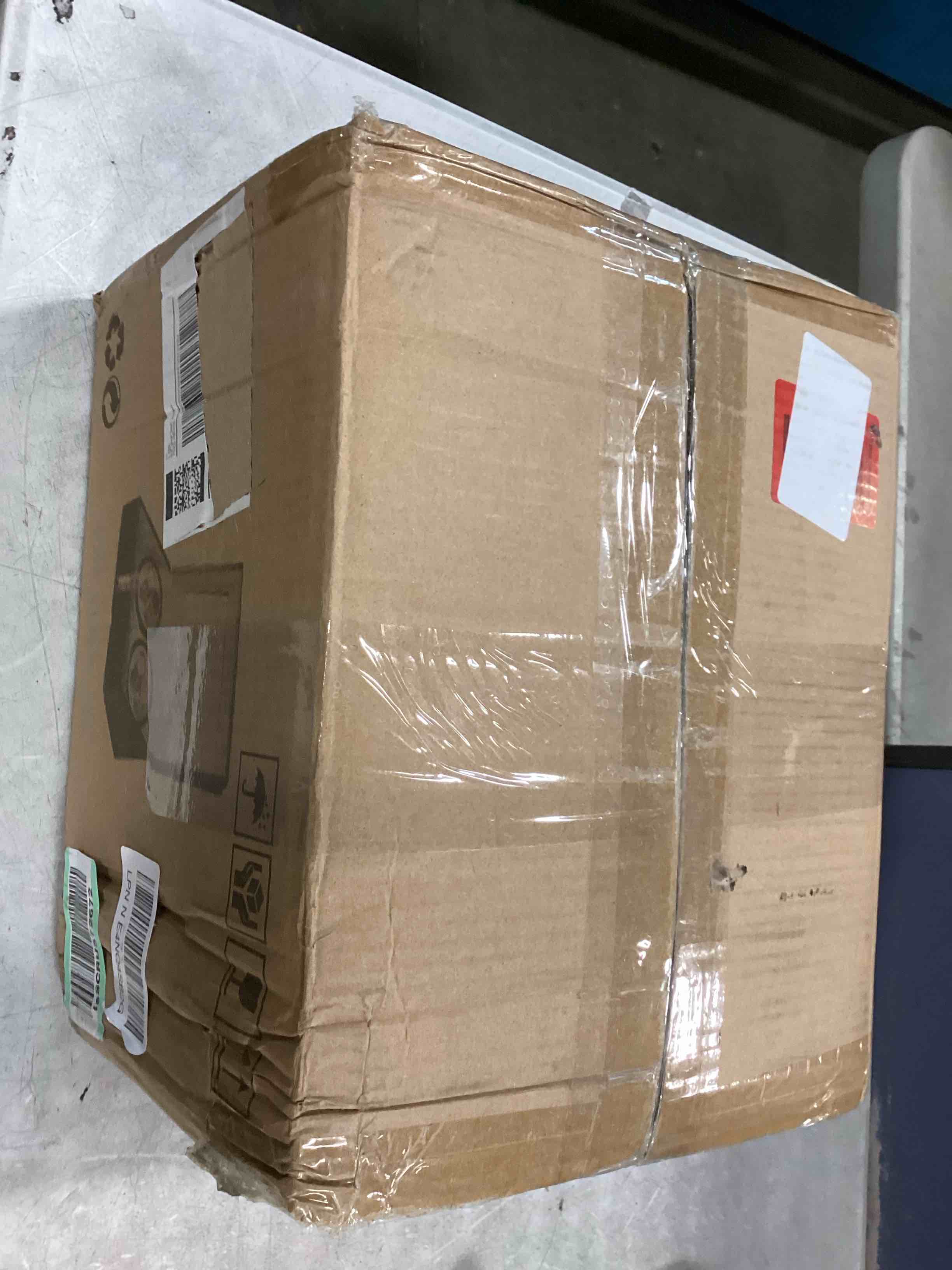 https://s3.amazonaws.com/lotting-images-prod/bidfta/BLU6696739_1722688318945.jpeg