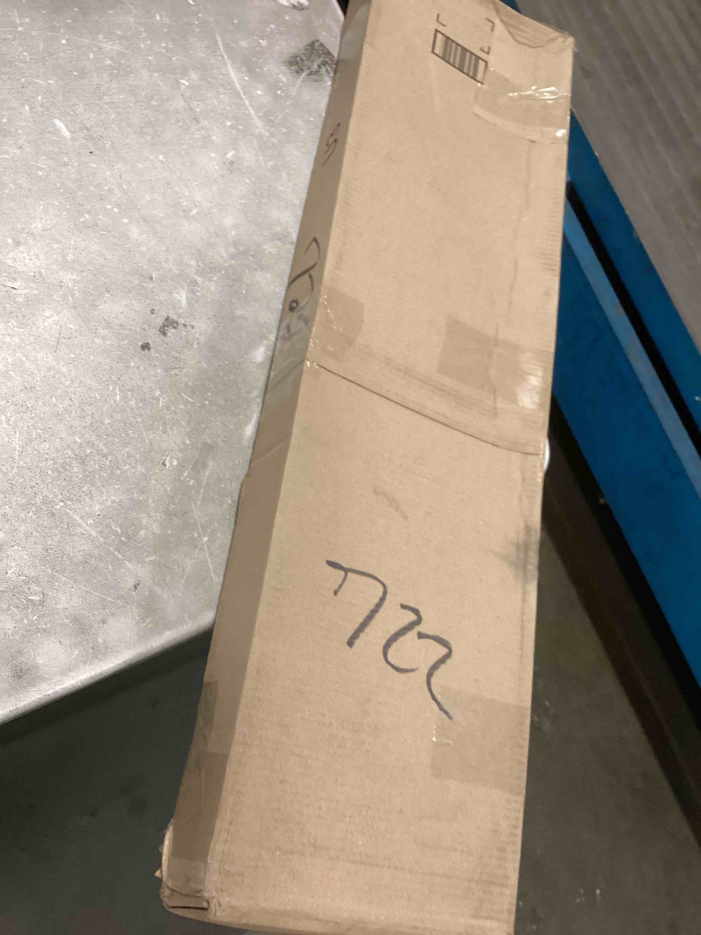 https://s3.amazonaws.com/lotting-images-prod/bidfta/BLU6696897_1722861950039.jpeg