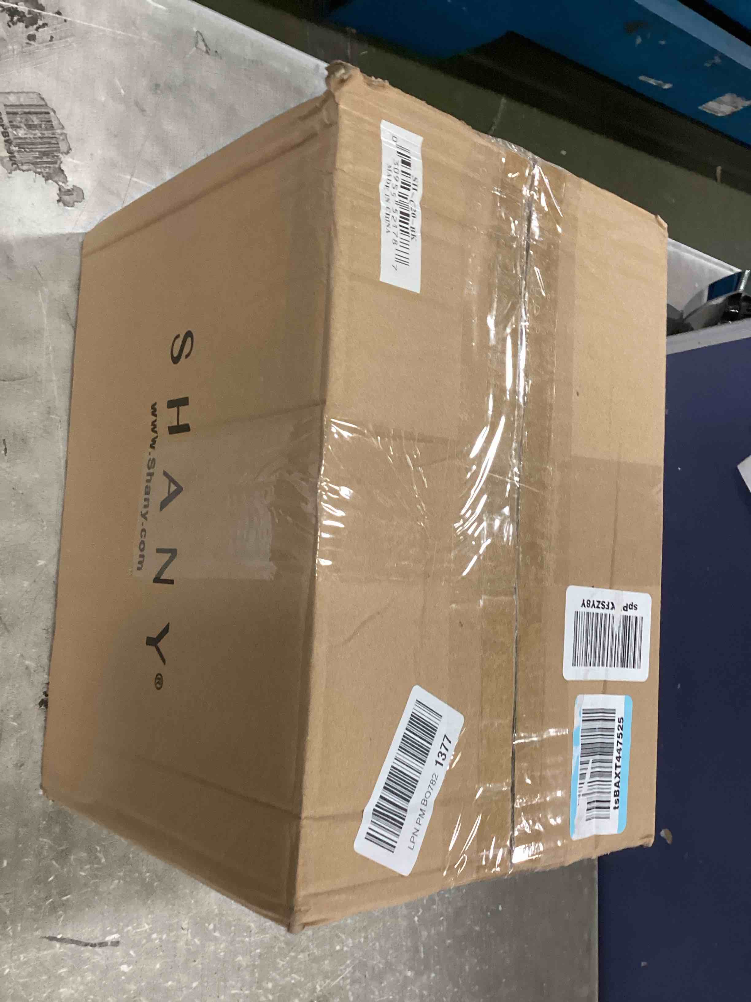 https://s3.amazonaws.com/lotting-images-prod/bidfta/BLU6697587_1723122359542.jpeg