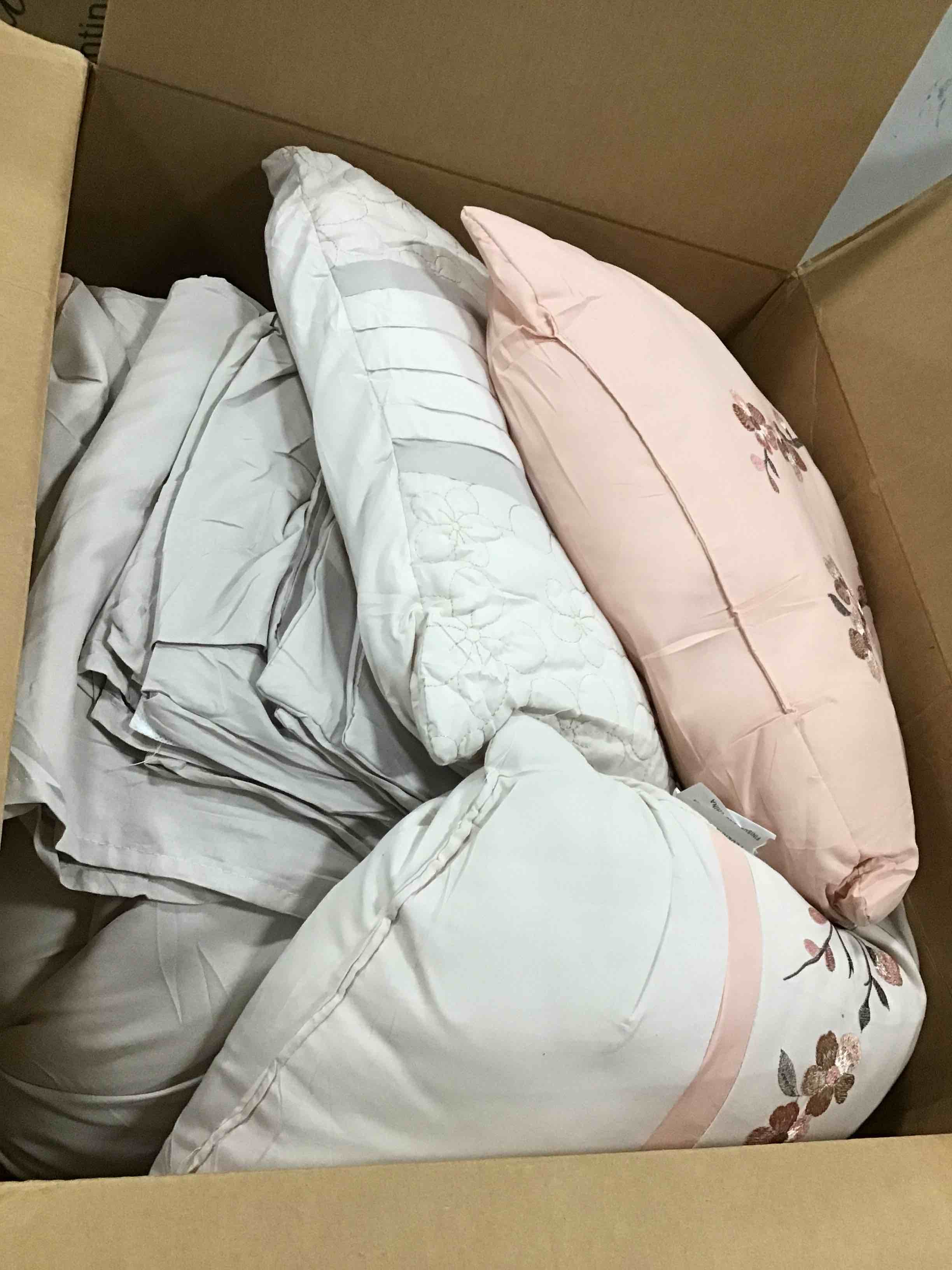 https://s3.amazonaws.com/lotting-images-prod/bidfta/BLU6697920_1723263757688.jpeg