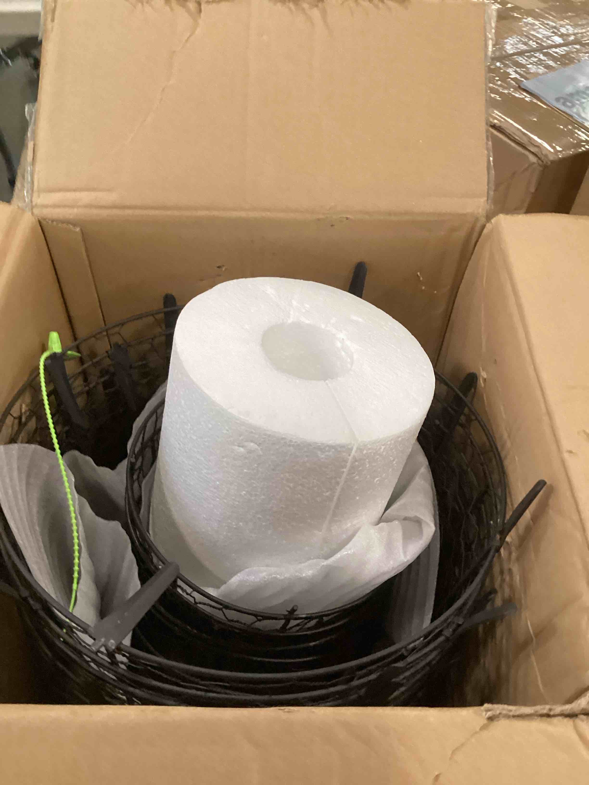 https://s3.amazonaws.com/lotting-images-prod/bidfta/BLU6697951_1722540300244.jpeg