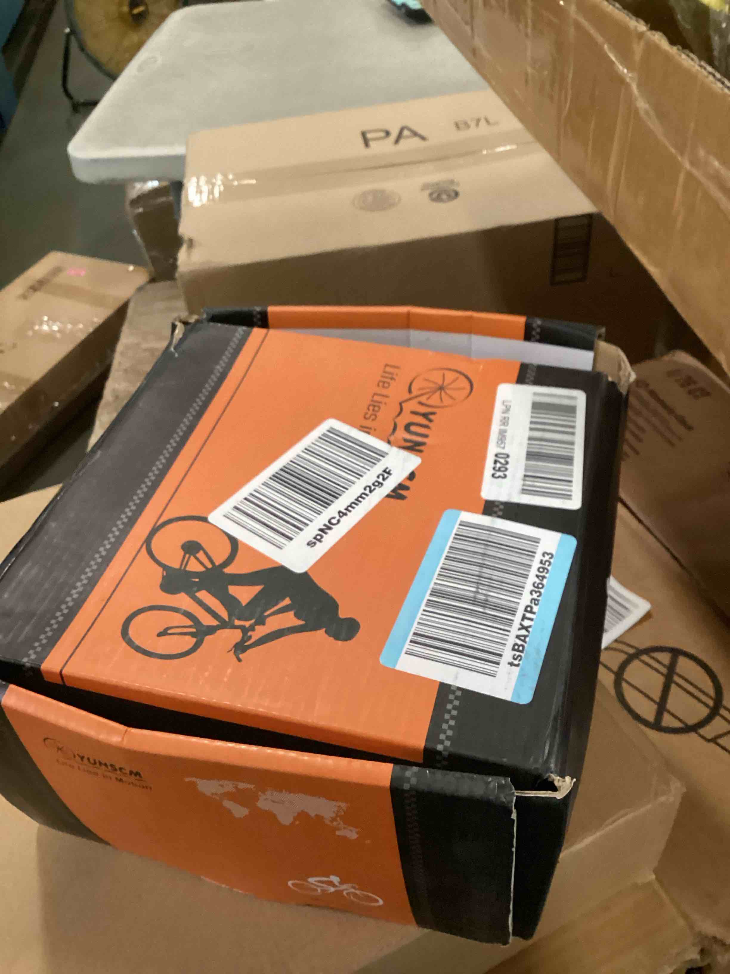 https://s3.amazonaws.com/lotting-images-prod/bidfta/BLU6698312_1722871675204.jpeg