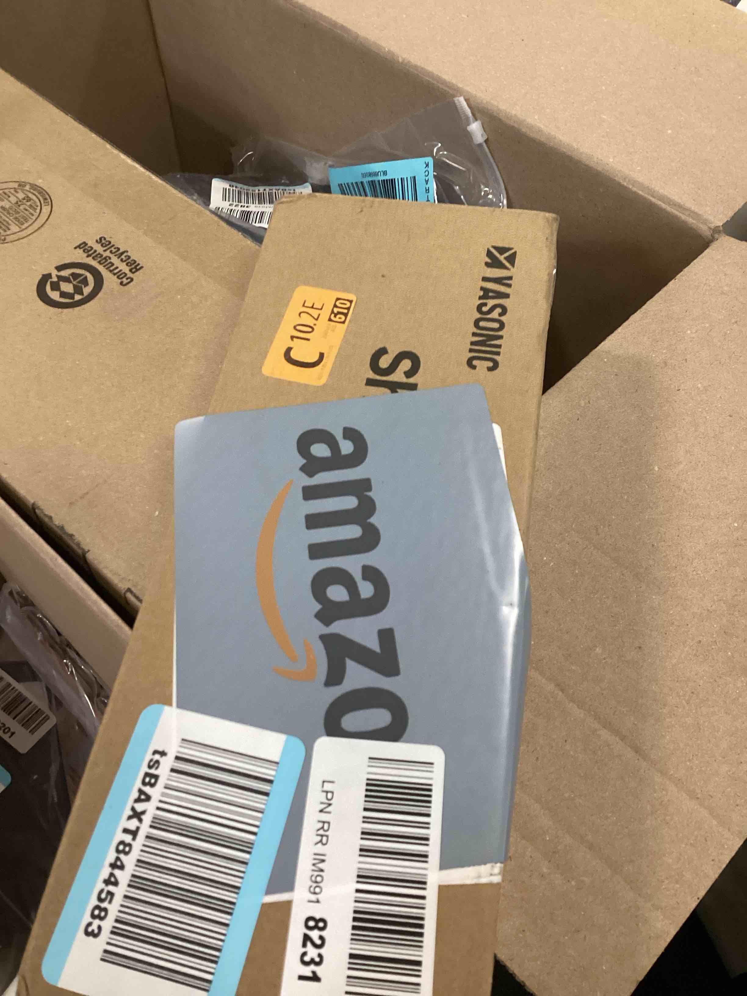 https://s3.amazonaws.com/lotting-images-prod/bidfta/BLU6698356_1722875656286.jpeg