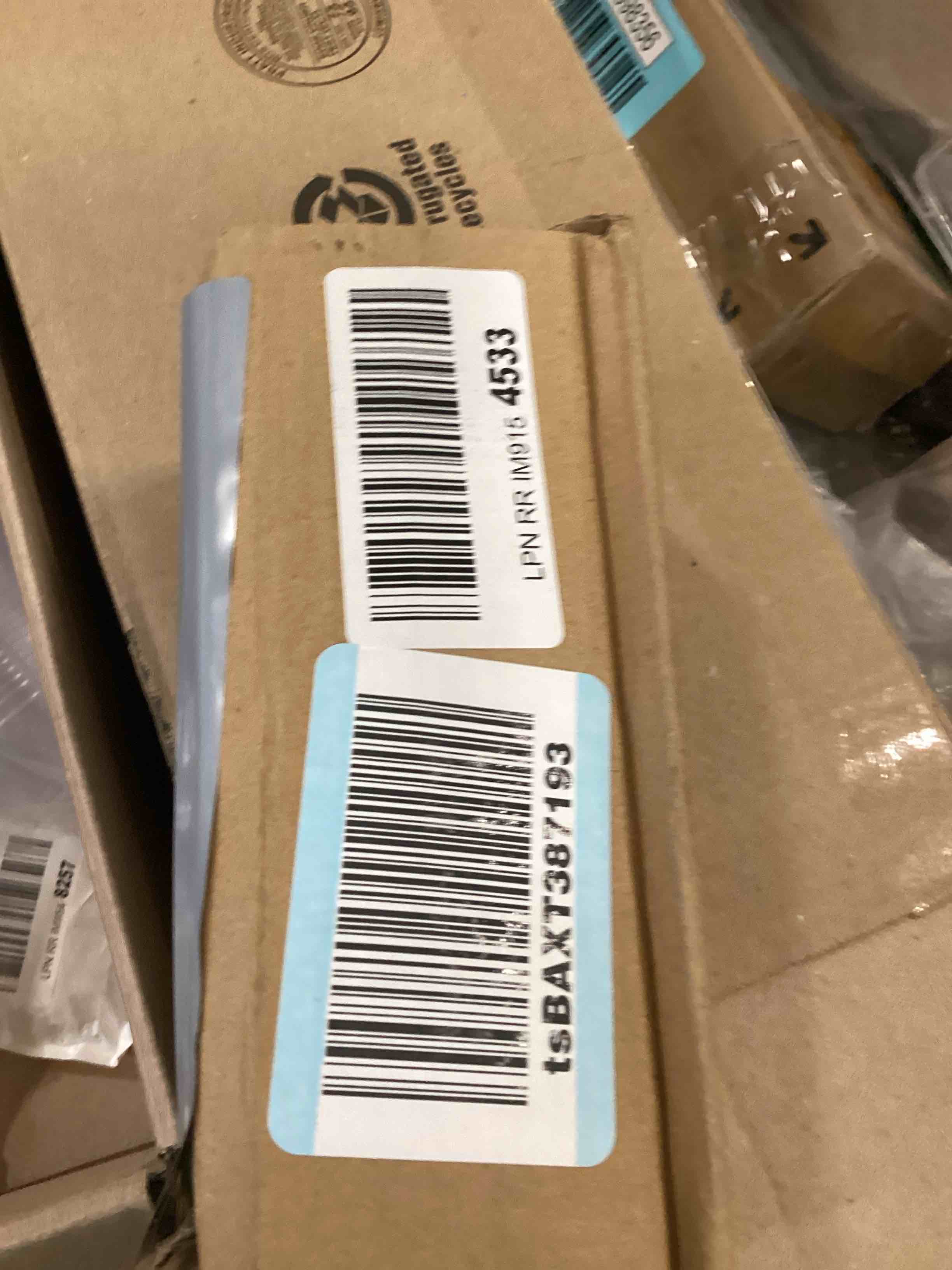 https://s3.amazonaws.com/lotting-images-prod/bidfta/BLU6698360_1722878203276.jpeg