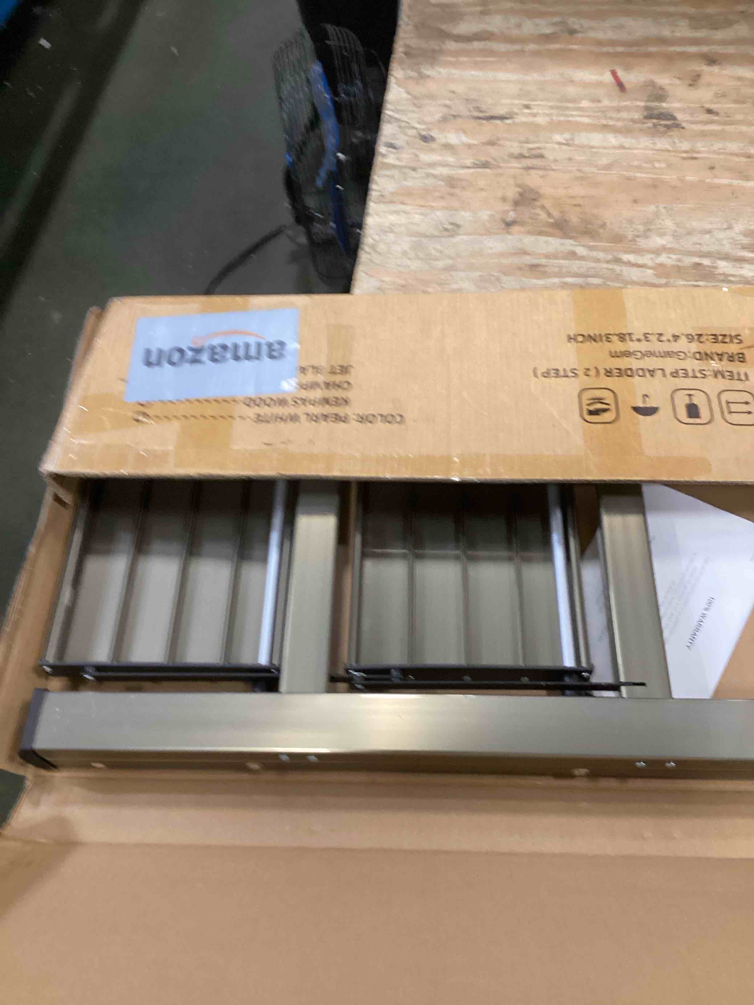 https://s3.amazonaws.com/lotting-images-prod/bidfta/BLU6698719_1723475843816.jpeg