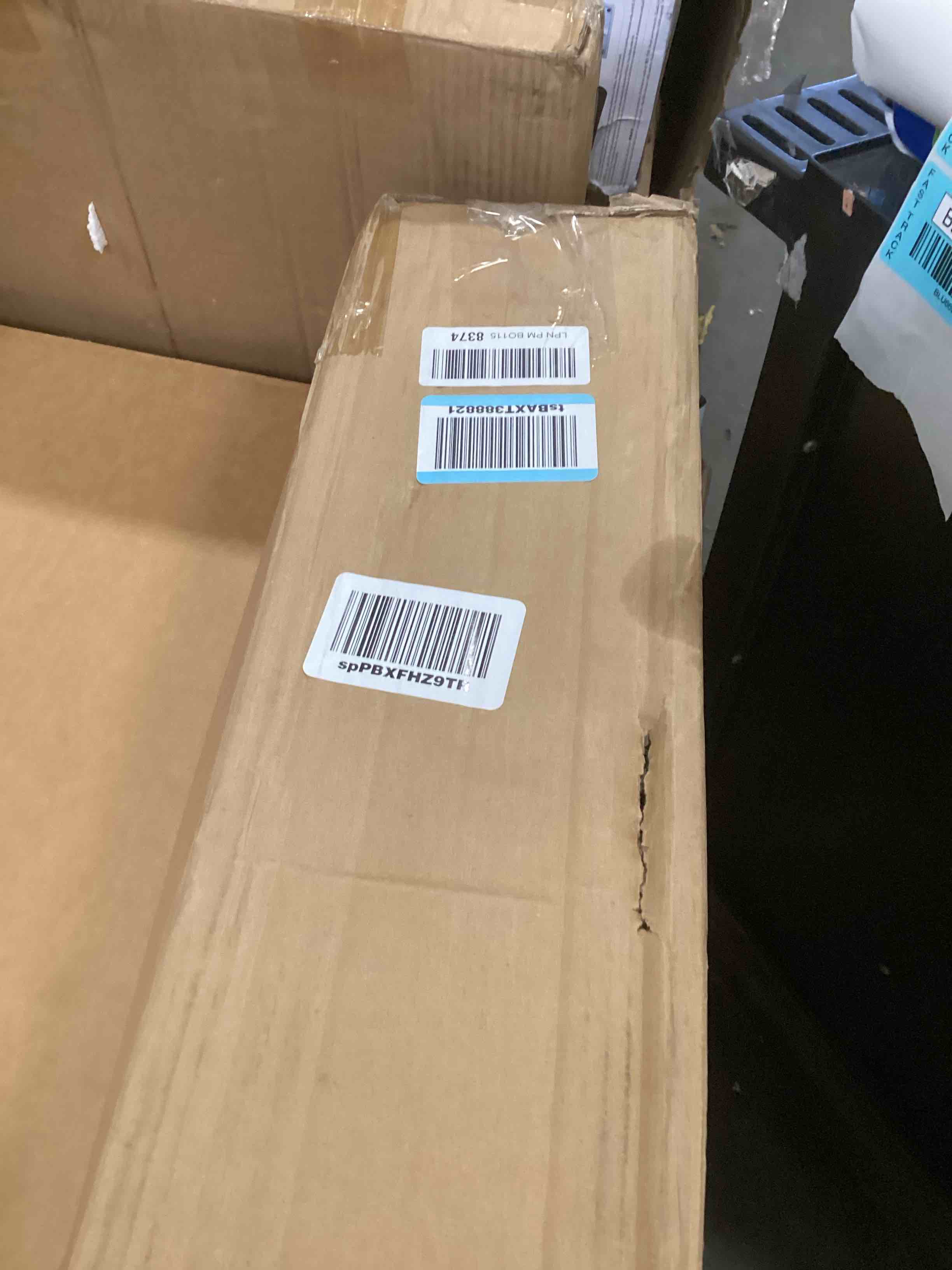 https://s3.amazonaws.com/lotting-images-prod/bidfta/BLU6698740_1723478727017.jpeg